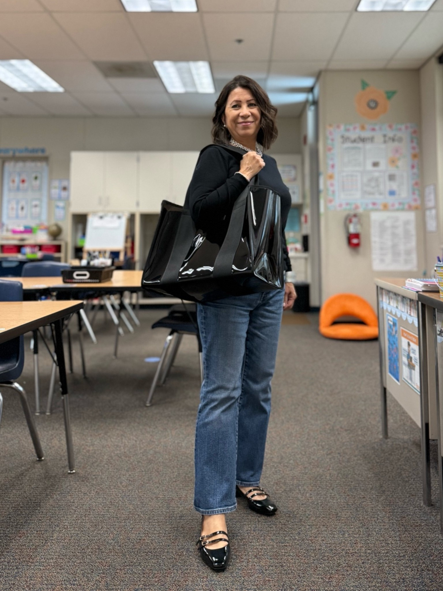 a Teacher & her new tote 🖤





Case•Mate jelly tote
teacher tote ~ weekend tote ~ pool day tote ~ beach tote

#LTKootd #LTKPetite #LTKWorkwear