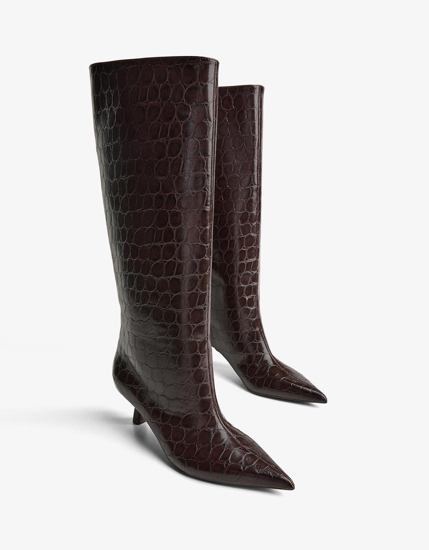 Geprägte Stiefel mit Kitten-Heels - Schuhe - Damen | Bershka DE