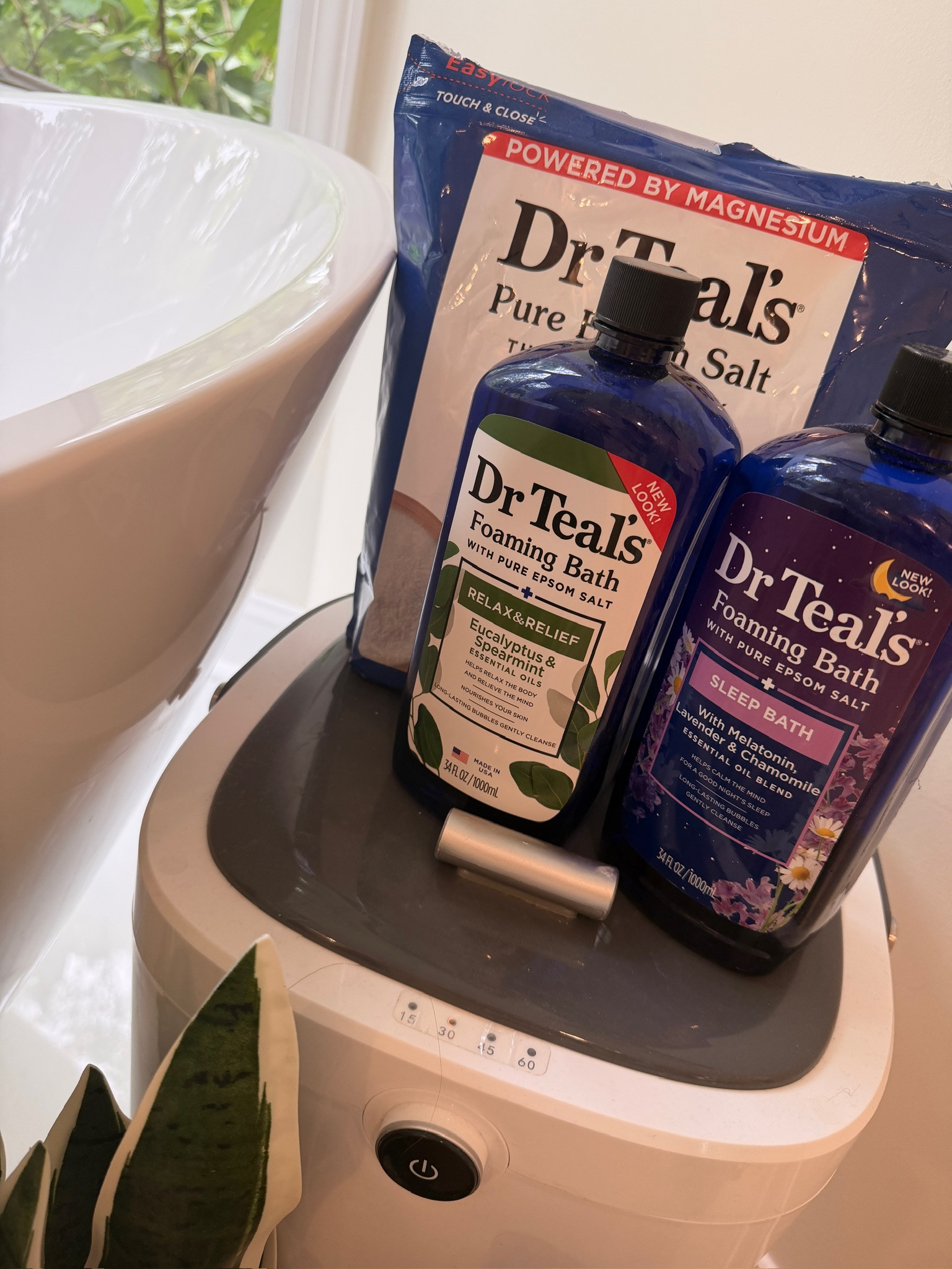 Current recovery routine 🤍



Dr. Teals, workout recovery, exercise, athlete, olympian, foaming bath salts, bubble bath, relaxation, missy franklin johnson, missy_franklin 

 #LTKfitnessgoals #LTKselfcare #LTKActive