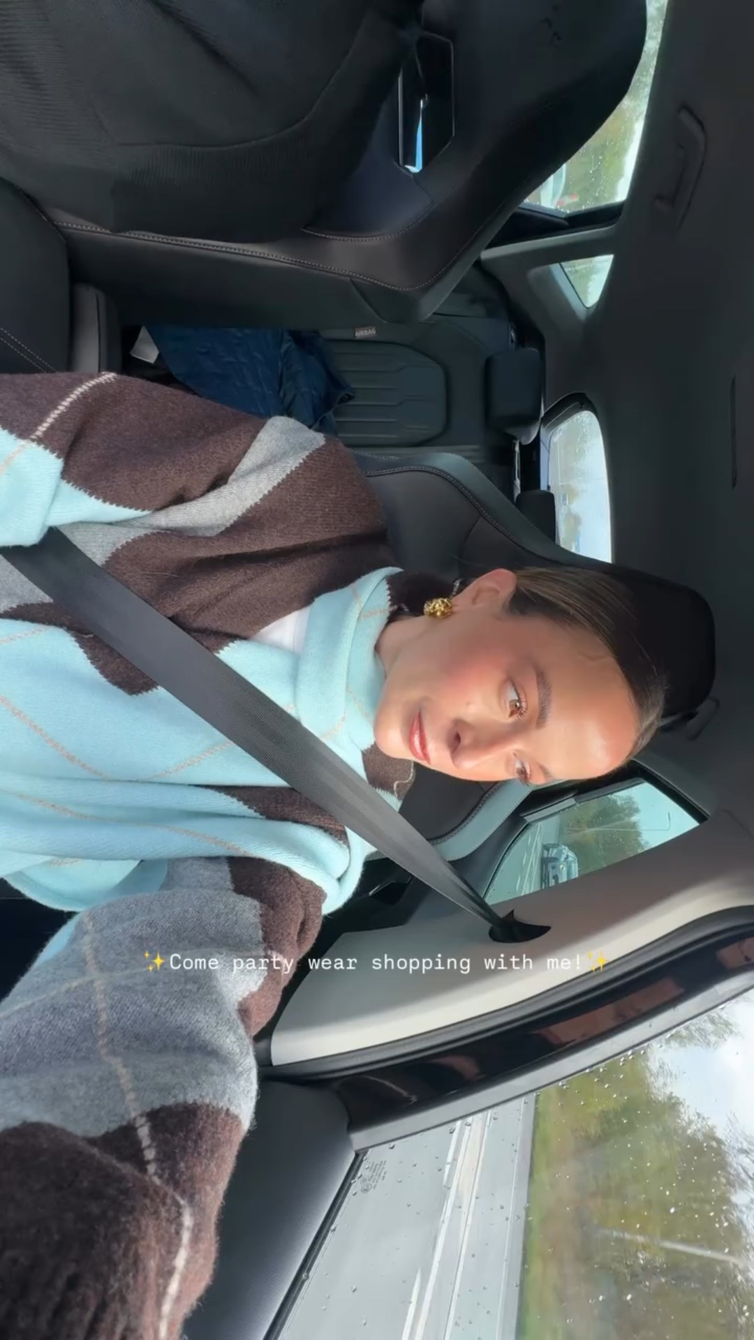 a d✨ it’s sparkle season, so I popped by the @veryuk x @riverisland pop up to check out what they had to offer ~ spoiler alert: there’s a LOT of great stuff 👌🏼❤️ let me know your faves in the comments!