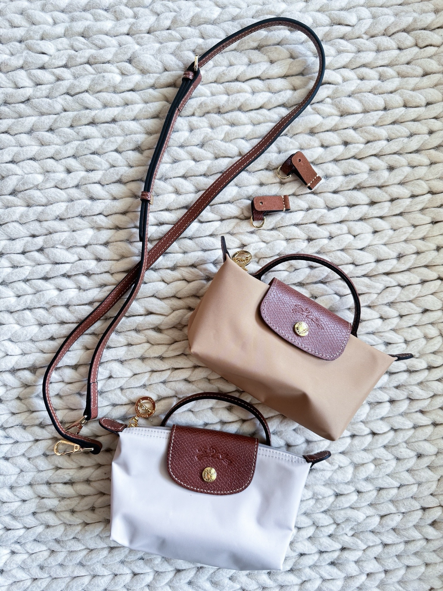 Trading in my belt bags for these beauties — I’m adding the tagged strap to make it a crossbody. Lots of cute colors to choose from. 

Longchamp - Longchamp Bag - Trending Bags - Women’s Purse - Fall Fashion Trends  - Le Pilage 



#LTKGiftGuide #LTKItBag #LTKTravel