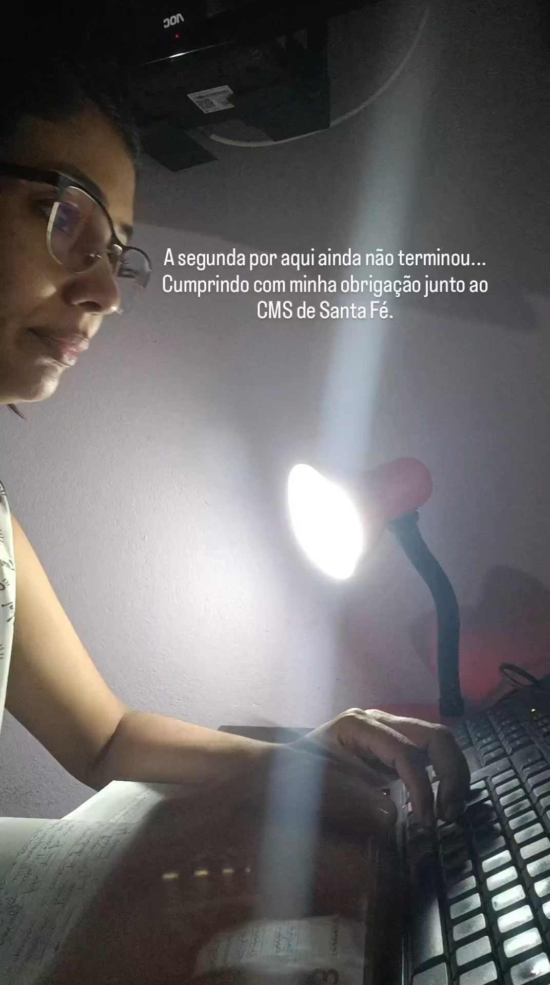 A segunda por aqui não terminou. Cumprindo minha obrigação com o CMS de Saúde. E nada melhor para me auxiliar nesse trabalho, é minha agenda permanente, e minha luminária de mesa que me proporciona uma melhor luminosidade enquanto trabalho. Deixei aqui os que uso. 

#LTKhome #LTKbrasil