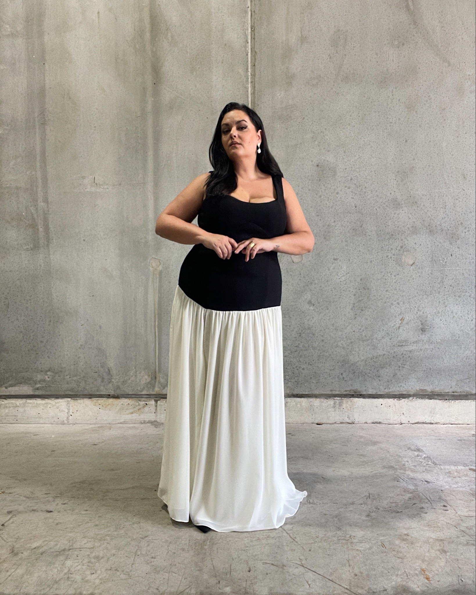 I adore a good monochromatic moment and this dress is a perfect example of that 🖤🤍

ANZ, US, UK and EU Links 🔗

#LTKmidsize #LTKplussize #LTKcurves