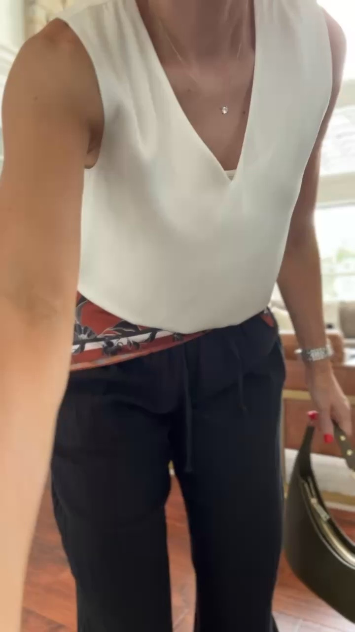 Another way I have styled the @Quince washable silk top! Also, @gap pants are 15% off in the app today! Get your true size in both

#LTKootd