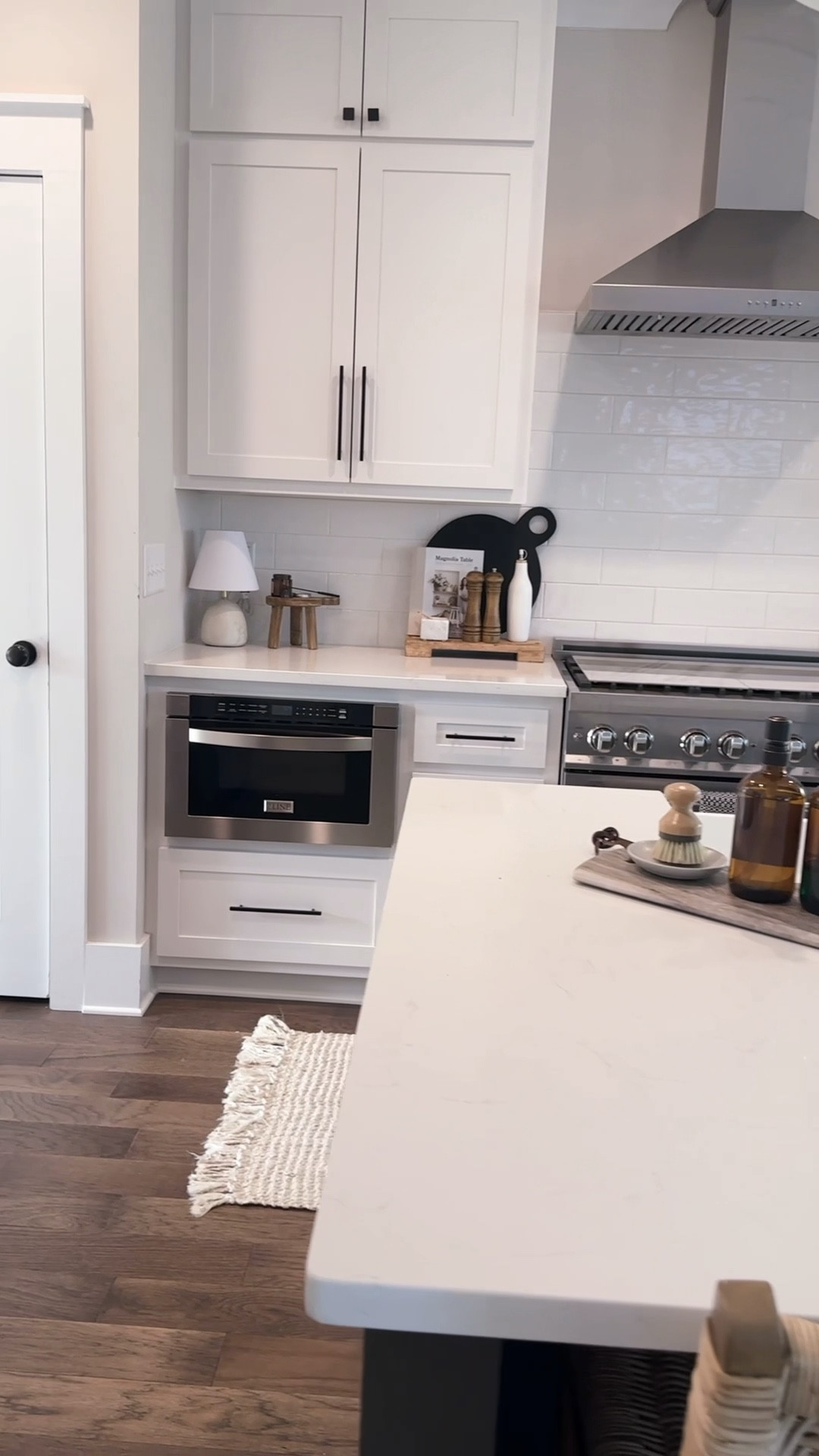 Transitional Kitchen! 

Kitchen decor, kitchen lights, pendants, barstools 

#LTKhome #LTKstyletip

#LTKVideo