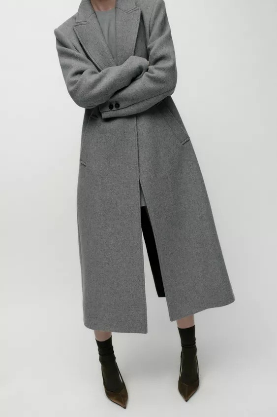 An enhanced experience.Check it out in the app. | Zara US