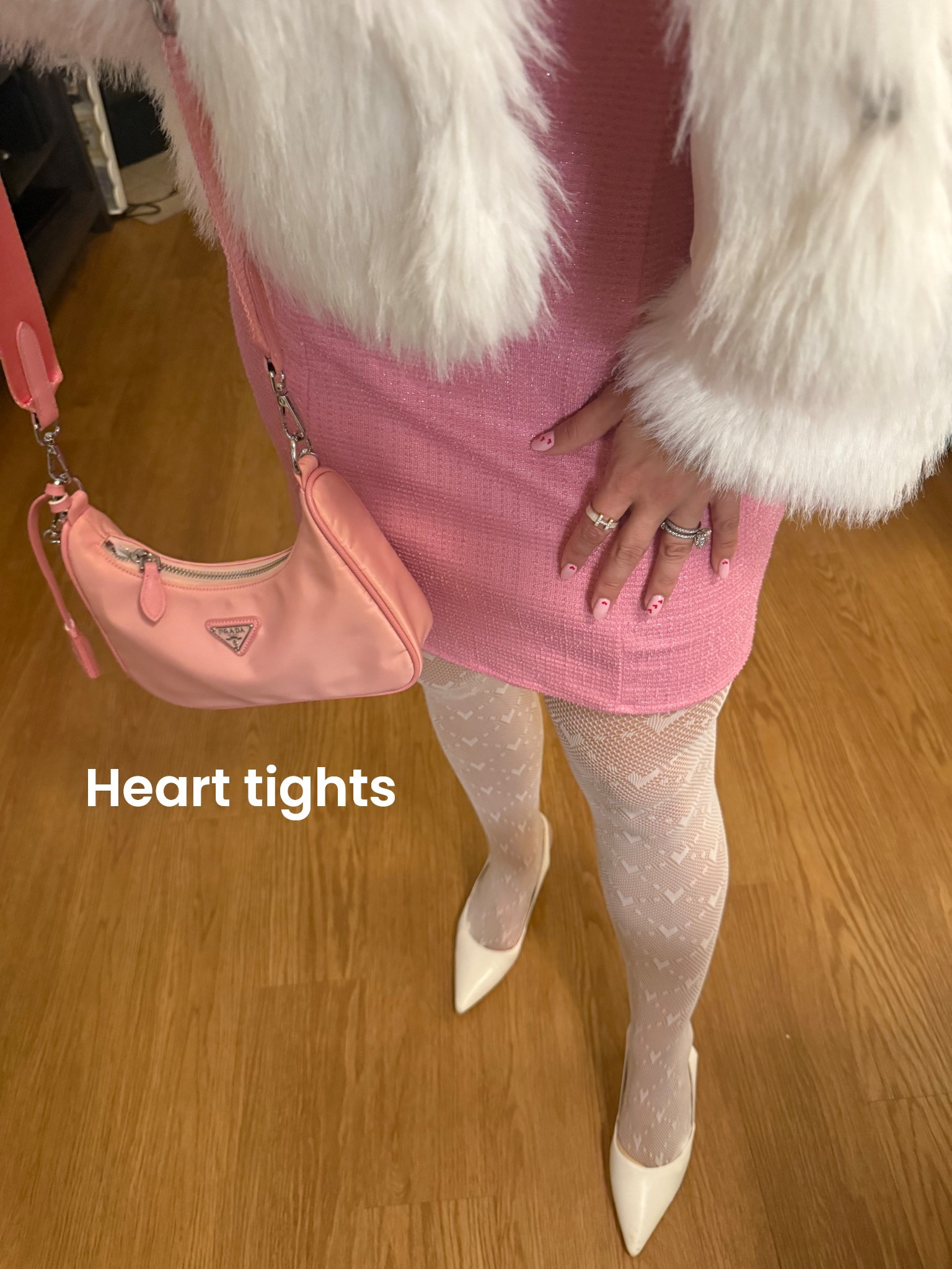 White heart tights
Valentine’s Day tights
Valentine’s Day outfit
White heel pumps 