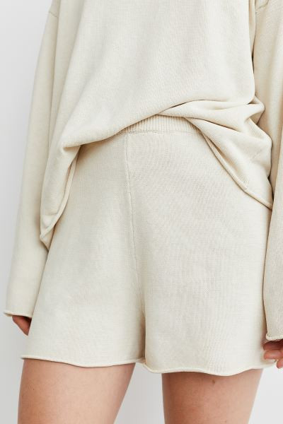 Light beige | H&M (US + CA)
