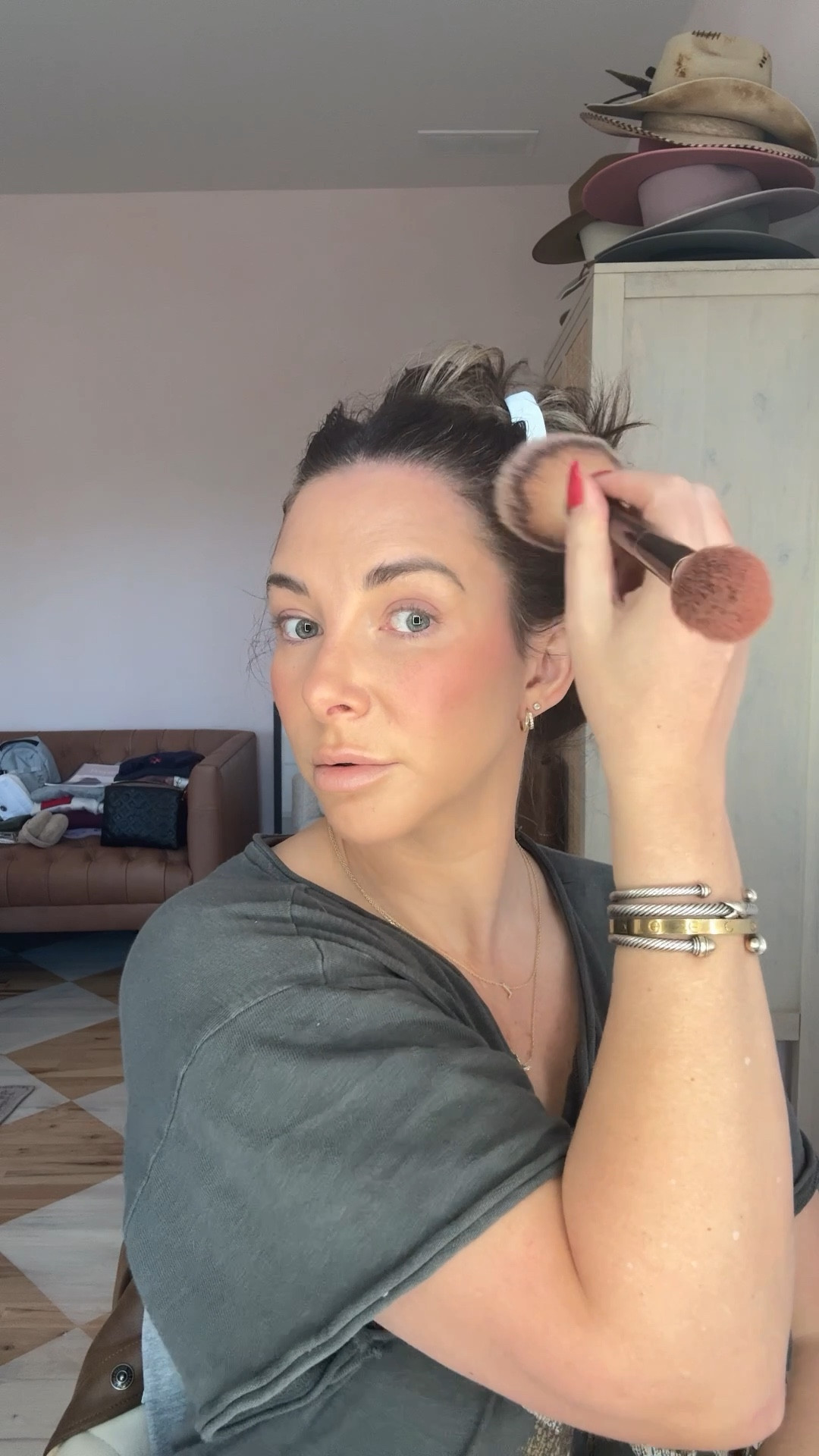 NO MASCARA MAKEUP

Flawless filter - 3
Foundation - 200
Cream bronzer - medium bronze 
Powder bronzer - 02
Liquids blush - truth 
powder blush - she’s flushed 
Lip liner - wink 

#LTKBeauty #LTKWatchNow