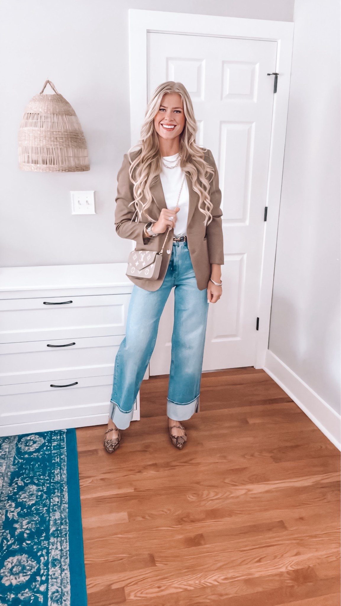A no fail casual mom outfit to throw on and look put together! You can’t go wrong with a classic neutral blazer, a white tee, and your favorite pair of jeans! 👏🏼

Wearing size small in the blazer and tee, size 0 in the jeans!

#momstyle #casualoutfitideas #mommusthaves 

#LTKmomlife #LTKFindsUnder50 #LTKSaleAlert