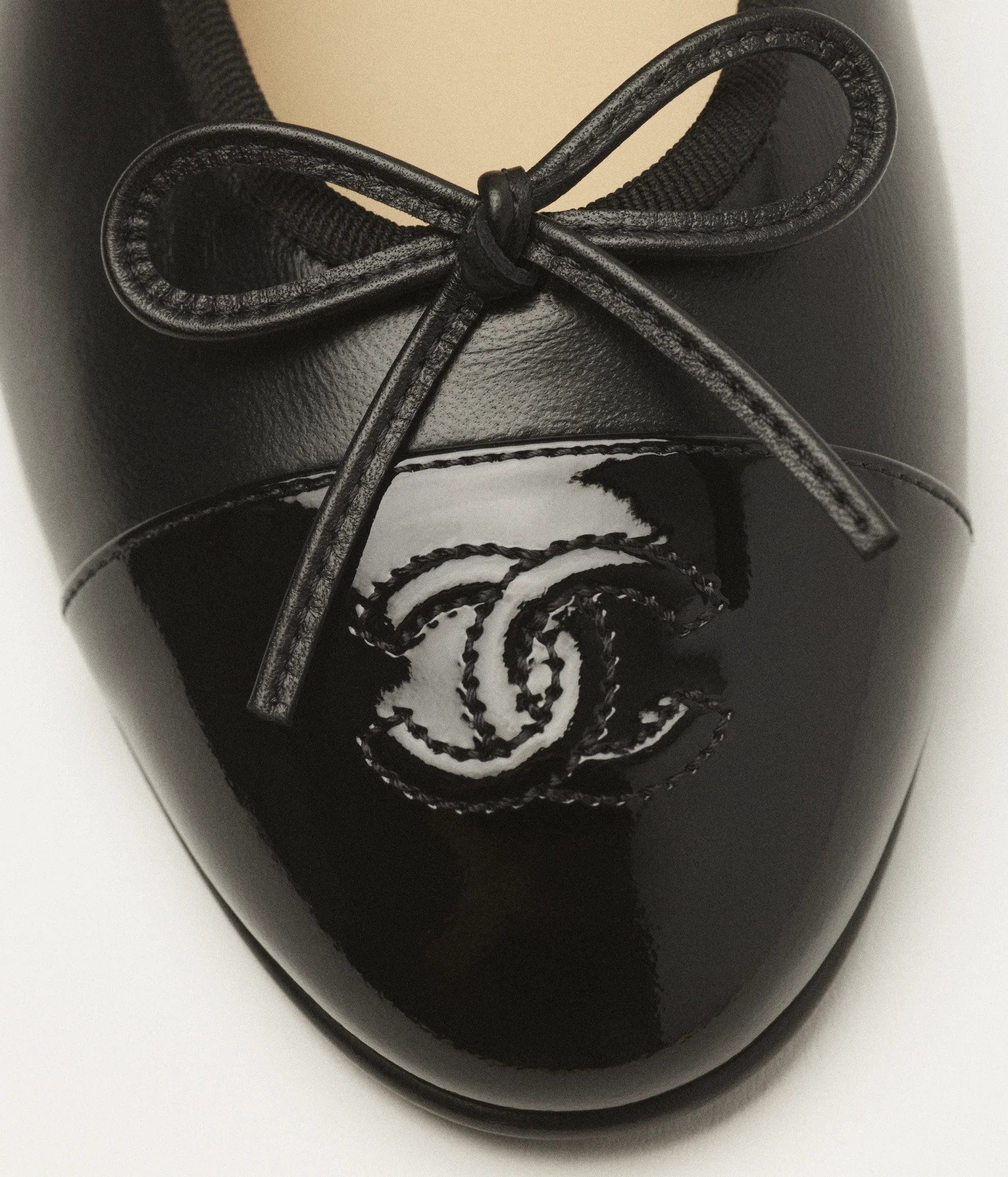 Ballet flats - Lambskin & patent calfskin, black — Fashion | CHANEL | Chanel, Inc. (US)