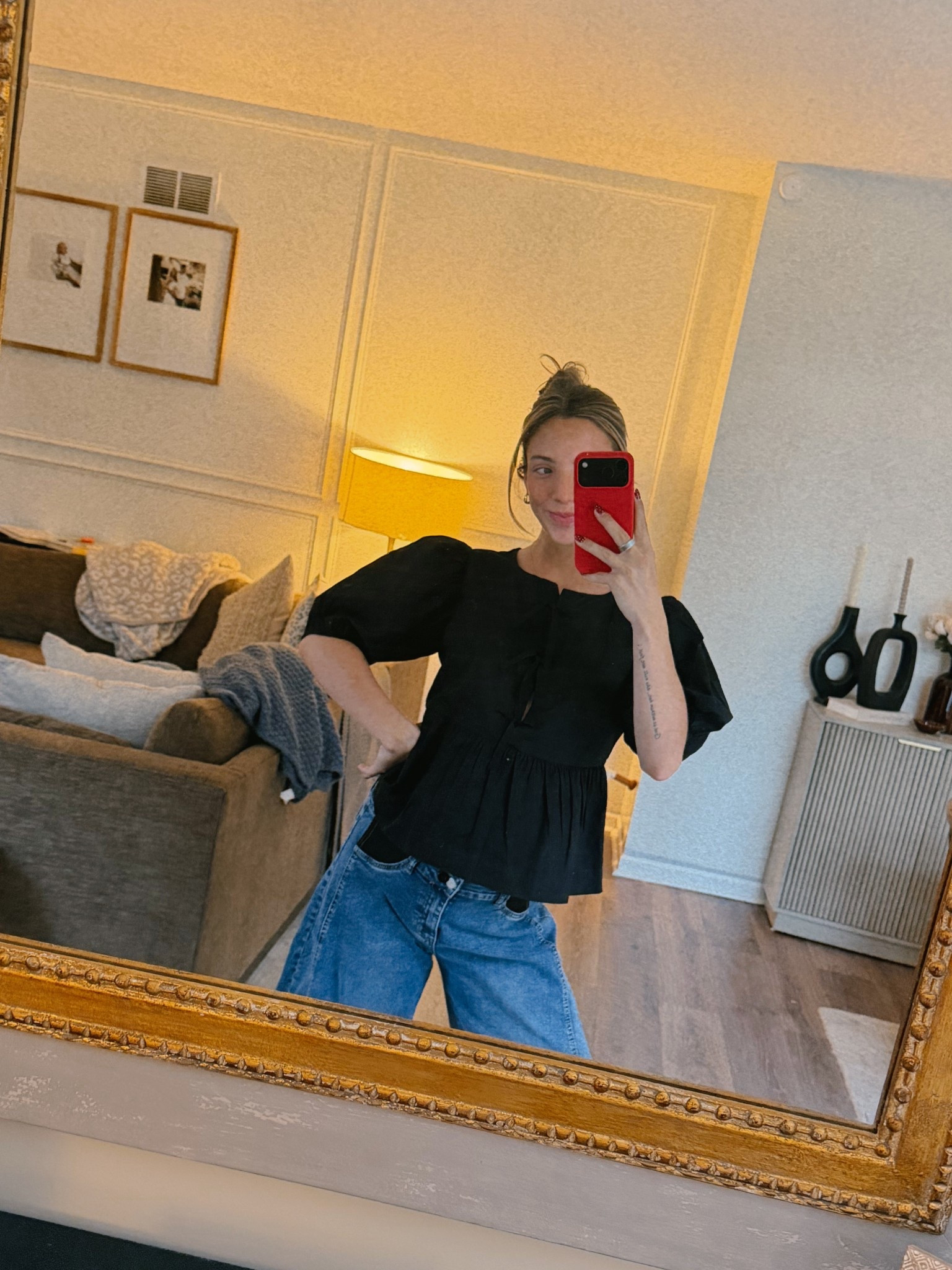 Top M 
Pants S

#LTKFallSale #LTKFindsUnder50 #LTKStyleTip