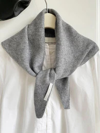 Merino Wool Knitted Triangle Scarf | LINTICO