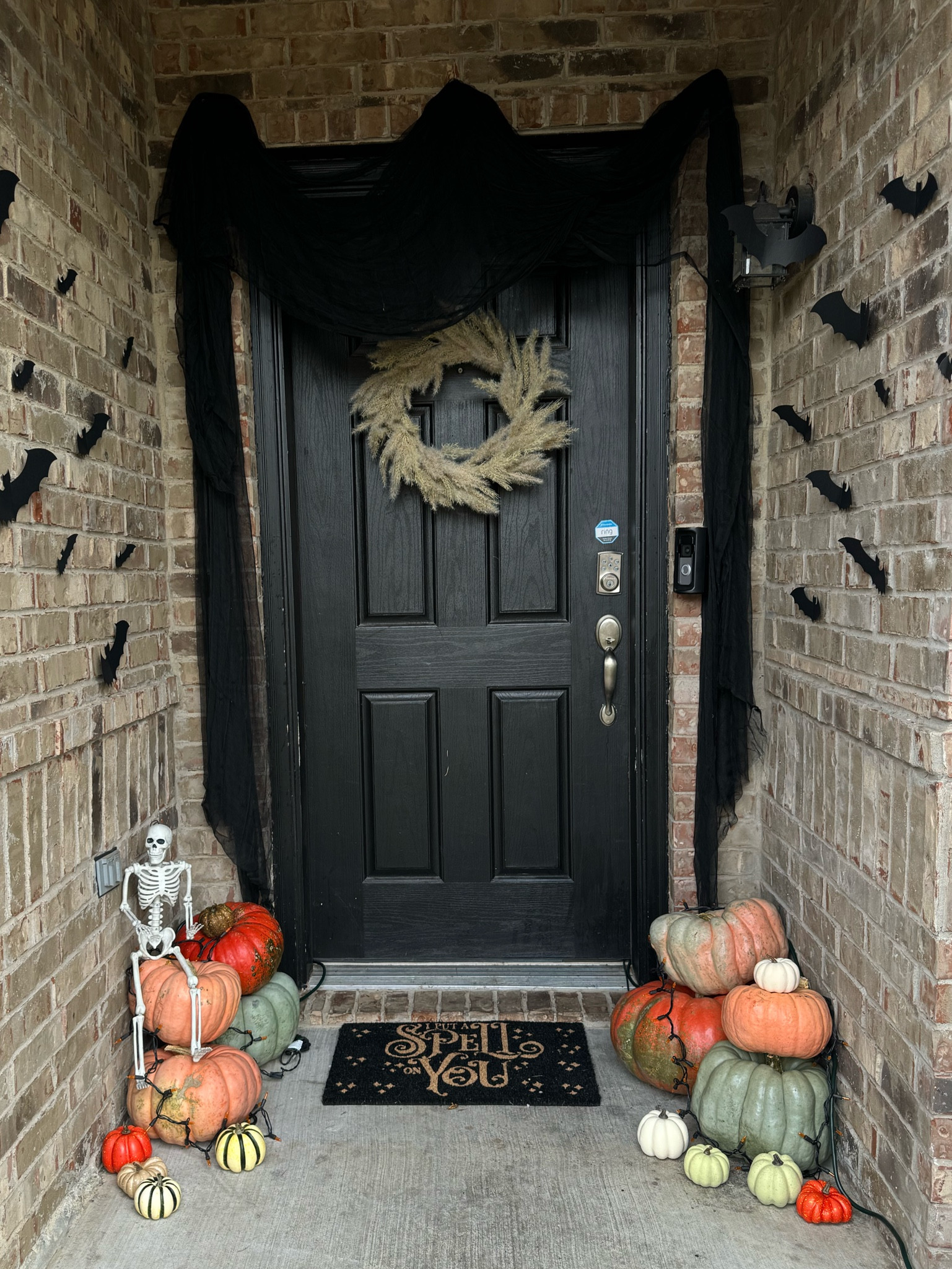 Perfect front door Halloween decor 🦇🎃

#LTKSeasonal #LTKStyleTip #LTKHome