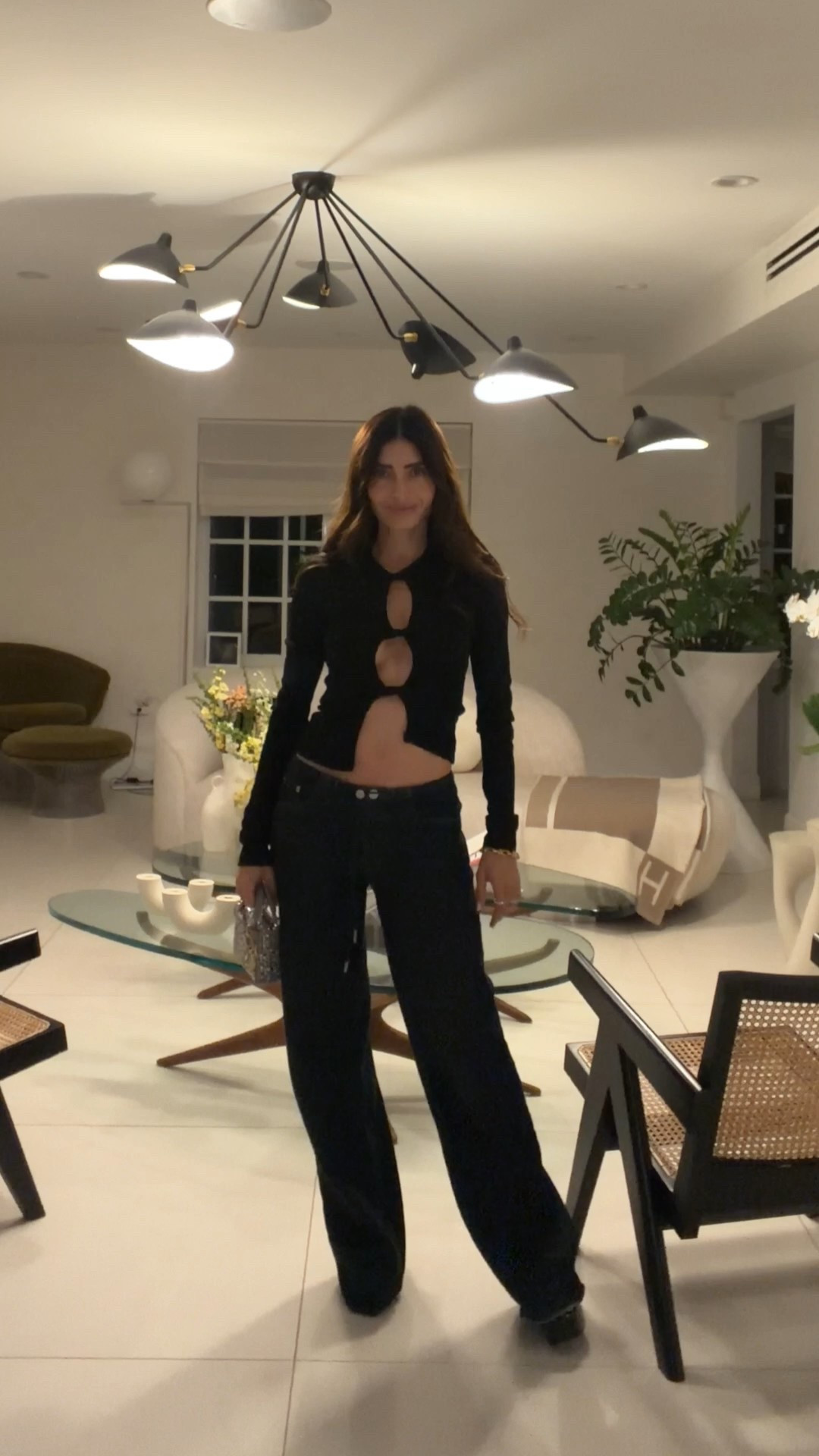 Chill dinner with friends 🖤

#LTKootd