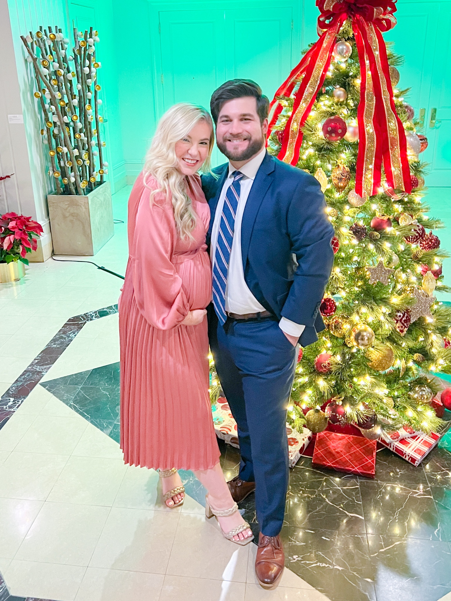 Perfect holiday maternity dress! 

#LTKfindsunder100 #LTKHoliday #LTKSeasonal