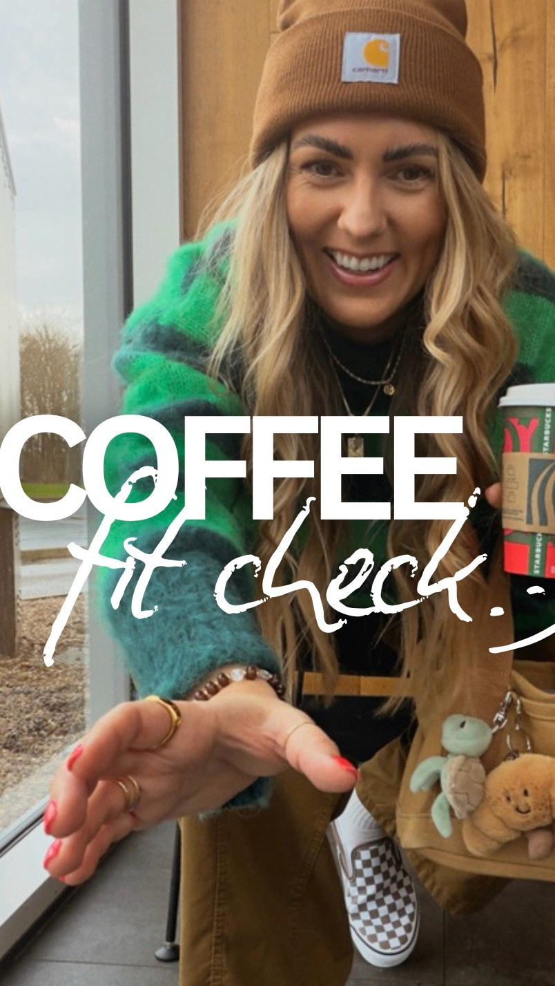 The £40 @monki @asos knit hitting the ‘dress me like my favourite coffee shop’ brief 😛✨🥤 I’ll link in my Dec highlights ! Xxx

Outfit Deets !!
I’m a uk 10, 5’7
Loving an oversized fit ✨🤙🏽

Green stripe knit £40 @monki @asos wearing size L

Tan elastic waist chinos £36 ( currently £27 on promo ) @asos unisex men’s ‘olive green’ wearing size S

Brown check slip on @vans_london @vans £65 via @asos I always size up 0.5 size

Bag about £15 via @amazonuk 

Croissant @jellycat key ring £10 via @ebay_uk ( and all thanks to the gorgeous @thisismelaniecooke !! ) 

Tan @carhartt beanie £25 via @amazonuk 

All links in my Dec highlights girlies ! Xxxx

#mumstyle #fitcheck #starbucks #autumnoutfit