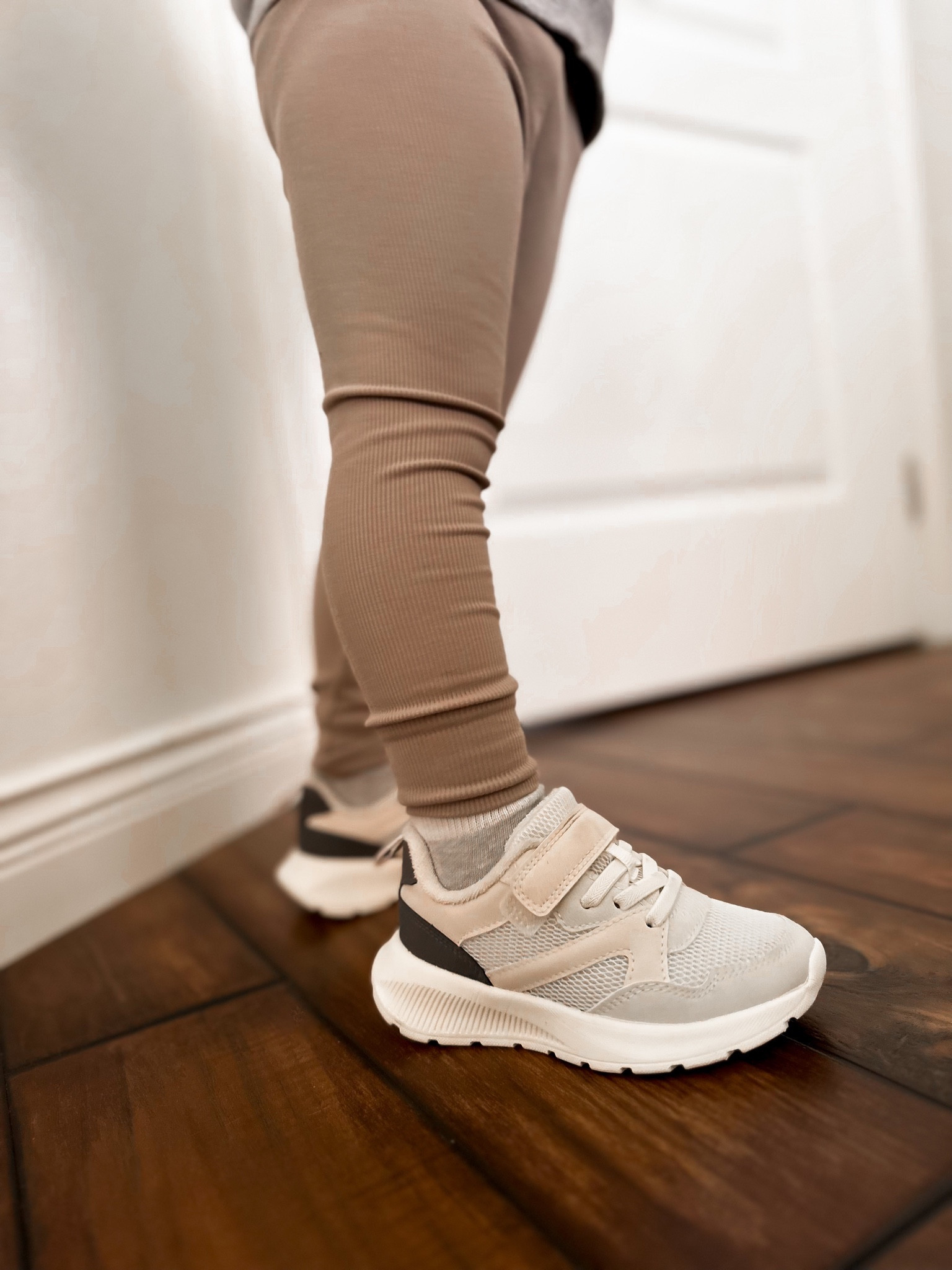The cutest baby/toddler sneakers! Super light weight & easy to get on and off. We have these in a few colors!


Baby shoes, toddler shoes, baby outfit, toddler outfit, baby sneakers, toddler sneakers, baby tennis shoes, toddler tennis shoes, H&M baby, H&M toddler 

#LTKkids #LTKshoecrush #LTKbaby