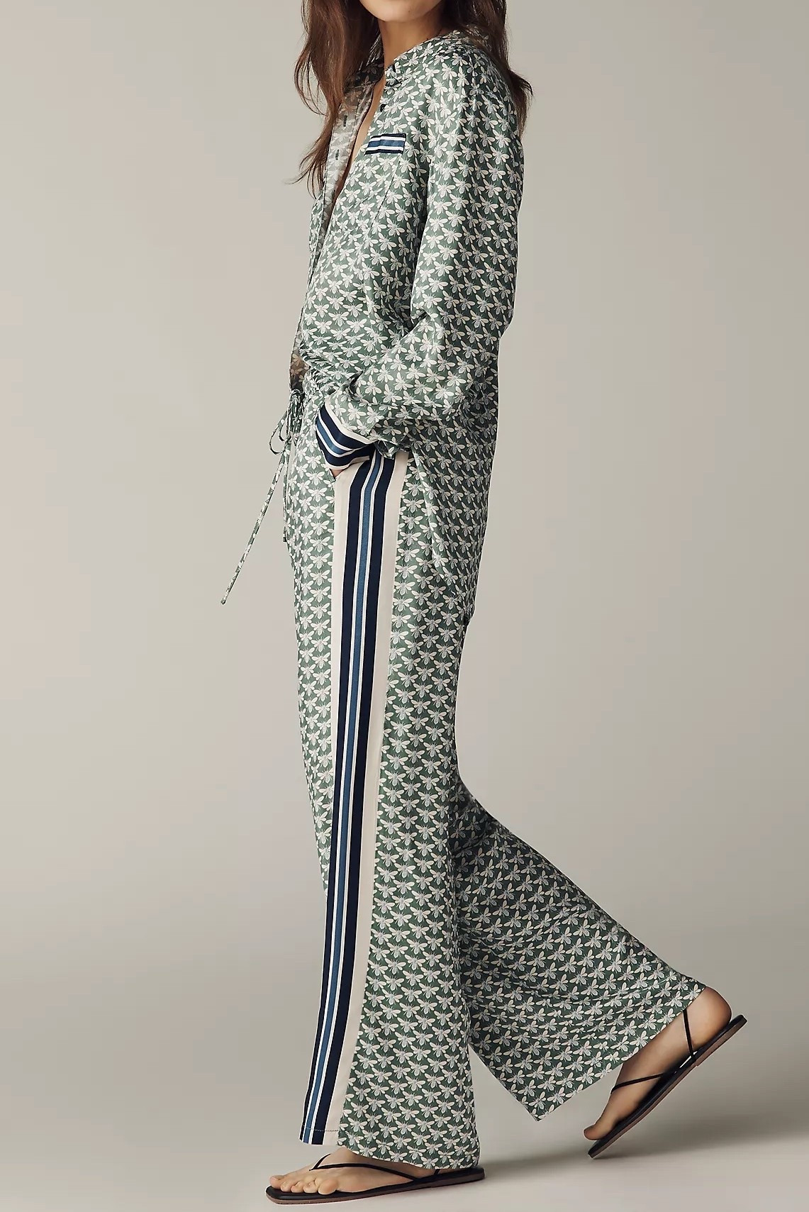 I have this matching set in another print and love it!


#LTKSeasonal