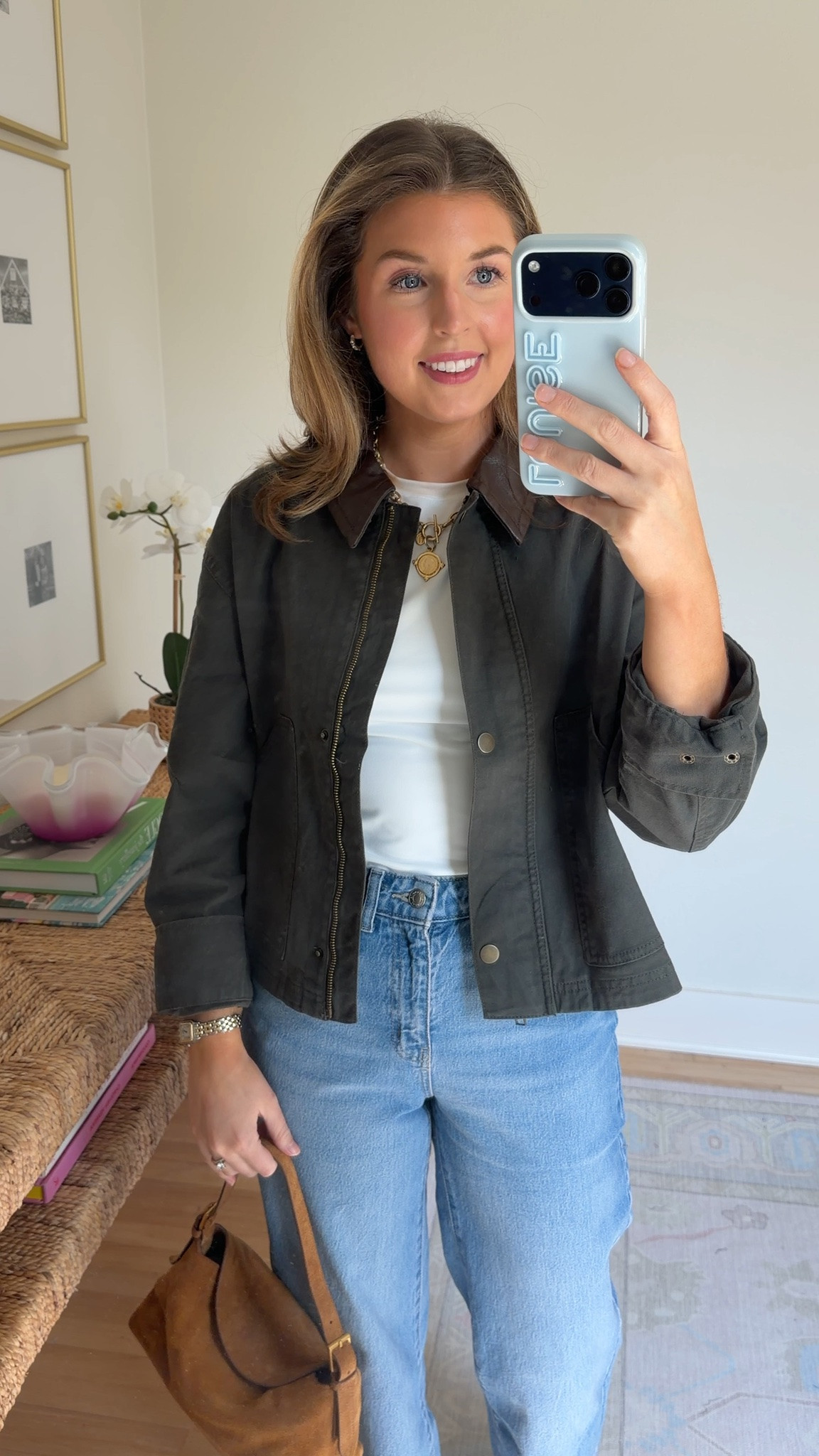 Cute casual fall outfit! Wearing a S in jacket and 4 in jeans