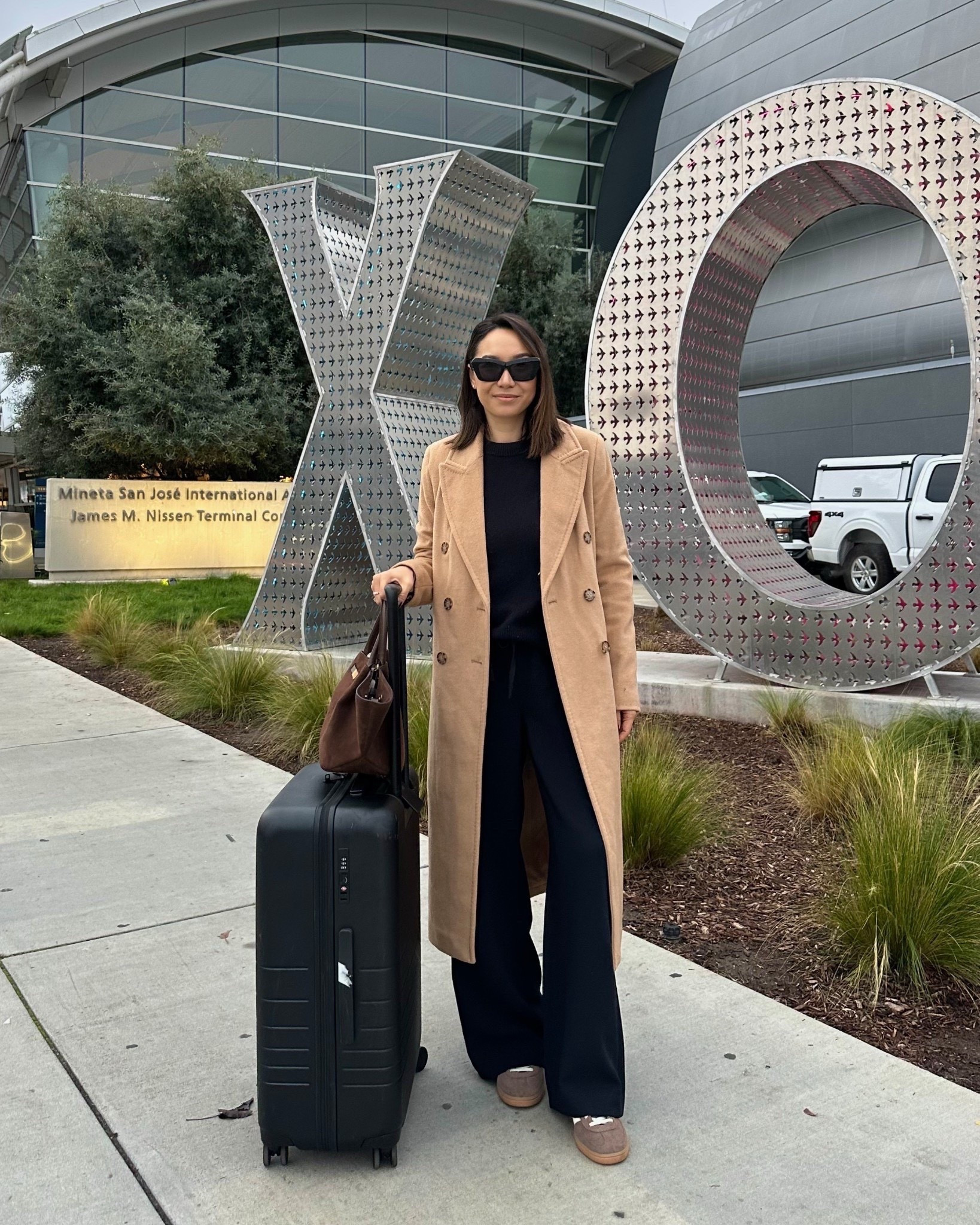 Airport travel outfit to new York

Aritzia sweater small
Lodge pants xs
Camel coat xs 
Adidas handball sneakers — linked to other colors at Nordstrom rack that are under $75! 


#LTKHoliday #LTKTravel