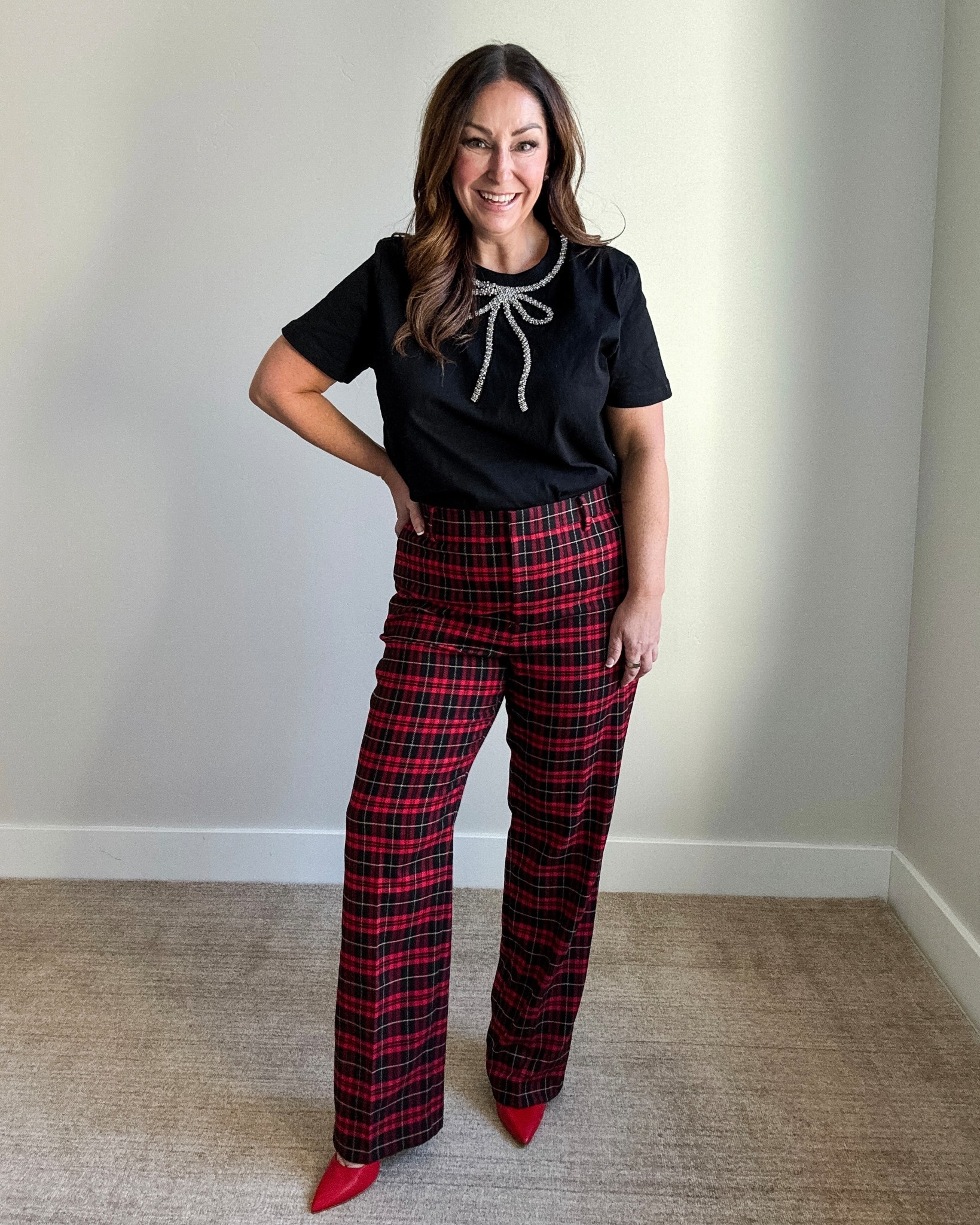 39% off bow tee with code RYANNE30 through 11/23 

Festive Holiday Plaid Pants Outfit | Wearing tee tts, L // Pants size up if in-between, 14 


#LTKCyberWeek #LTKMidsize #LTKHoliday