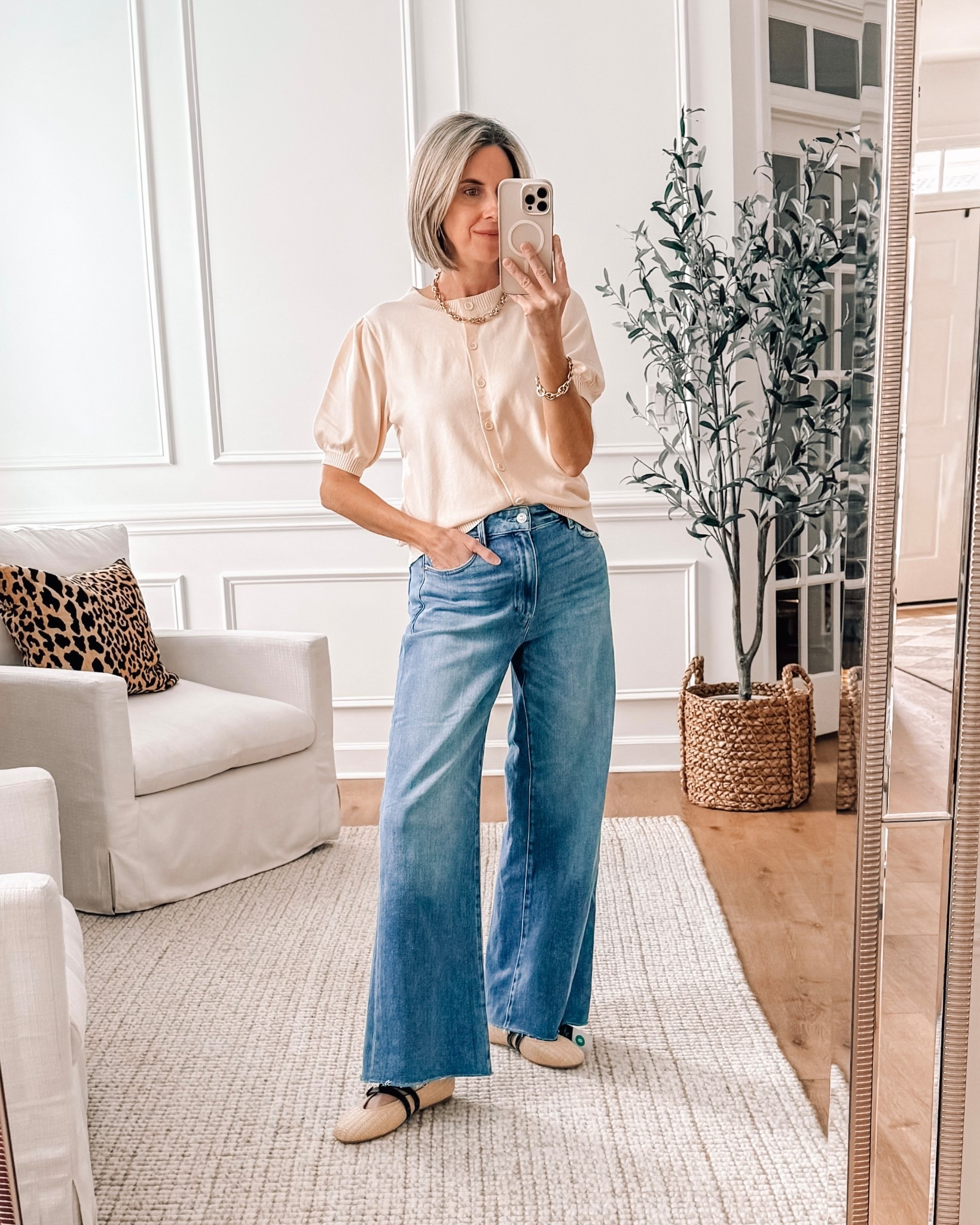 Lightweight Amazon cardigan perfect for spring and comes in tons of colors. Wearing a small plus the cutest look for less flats from Target! 



#LTKootd #LTKWorkwear #LTKOver40