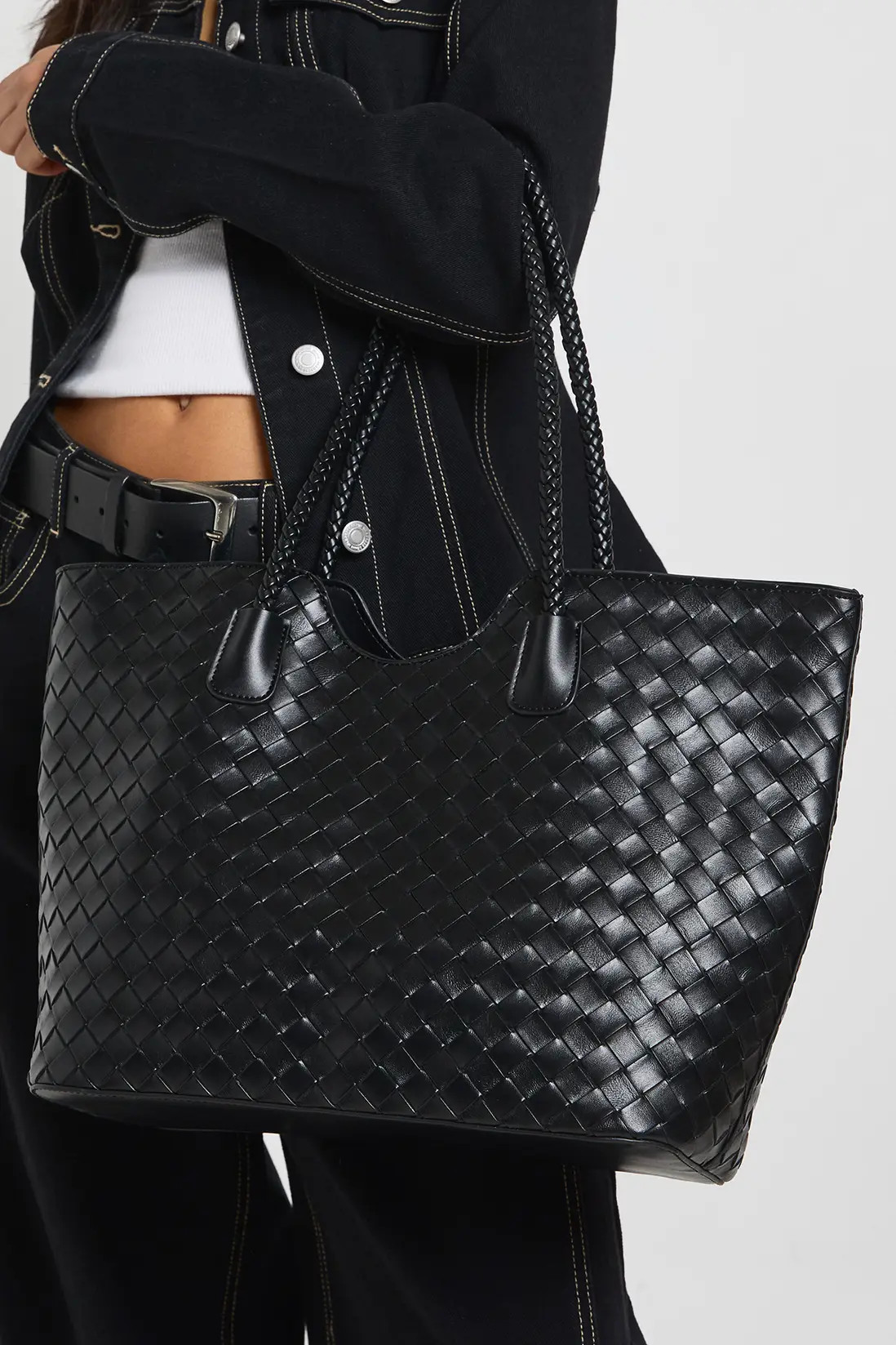 Black Woven Large Tote Bag | Boohoo USA | boohoo (US & Canada)