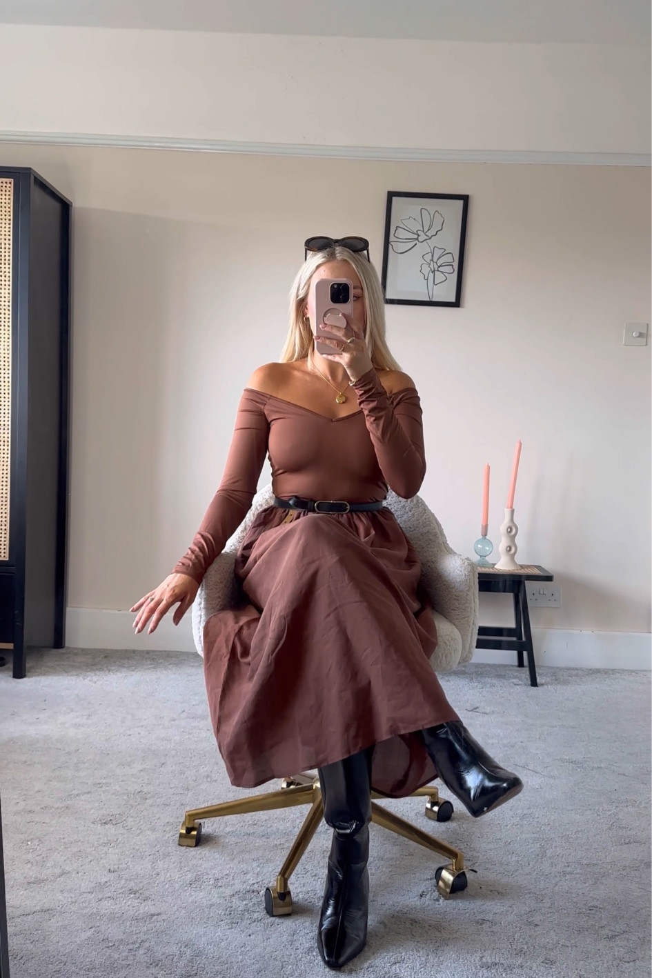 Week of autumn outfits 🍂

Hm, brown smock dress, brown midi dress