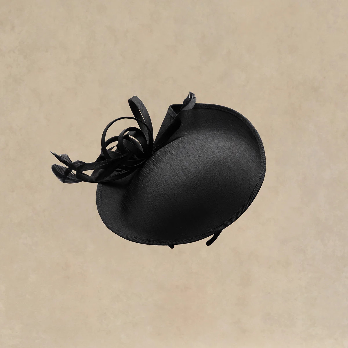 Shop Fascinator Hat - Pillbox Feather Cocktail Fascinator | BABEYOND | BABEYOND