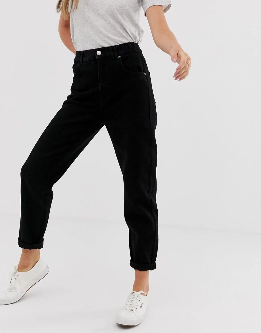Pull&Bear - Mom jeans met elastische tailleband in zwart | ASOS (Global)