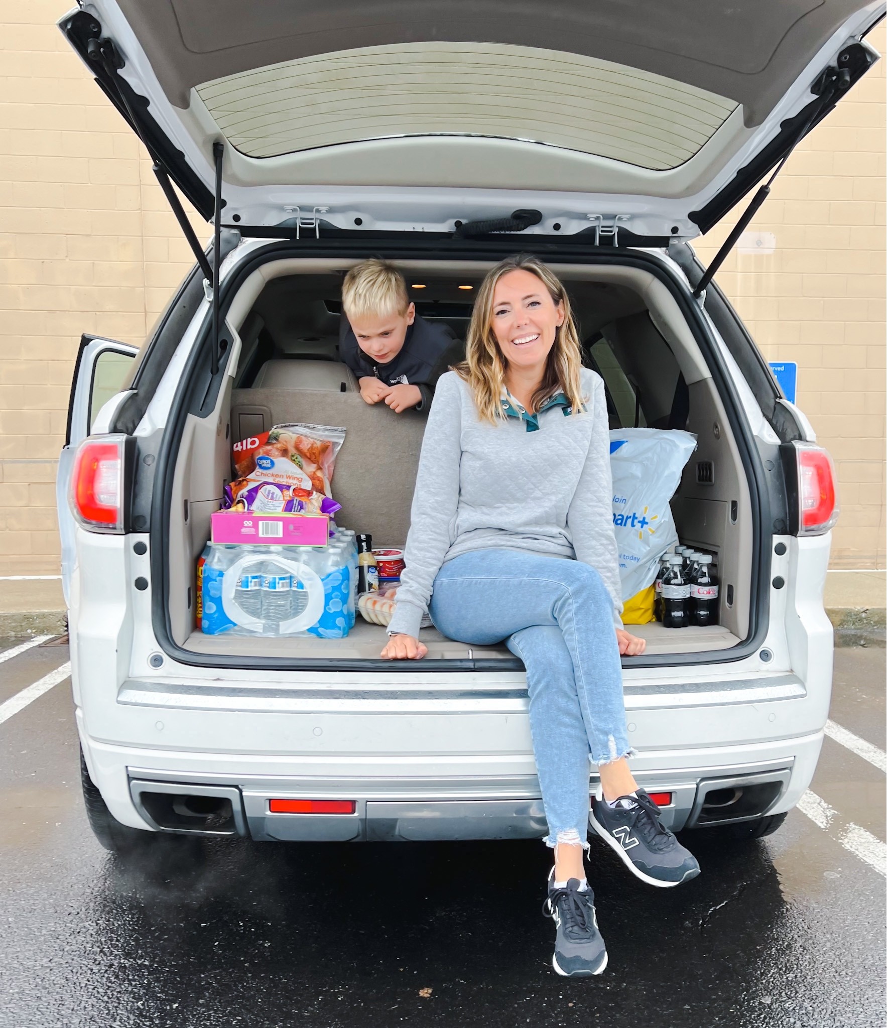 Umm, why haven't I done this sooner!?!! 
Walmart grocery pick up is the 💣 !!!  
I scored lots of goodies to entertain for 🏈 Sunday and it literally took me 10 minutes to find and add everything to my cart this morning!  I'm thrilled with their organic section and even found some keto favorites! 

#ad #walmartdeals #walmartgrocery #walmart 
Grocery, football Sunday, nfl outfit, casual outfit, groceries

#LTKkids #LTKsalealert #LTKhome