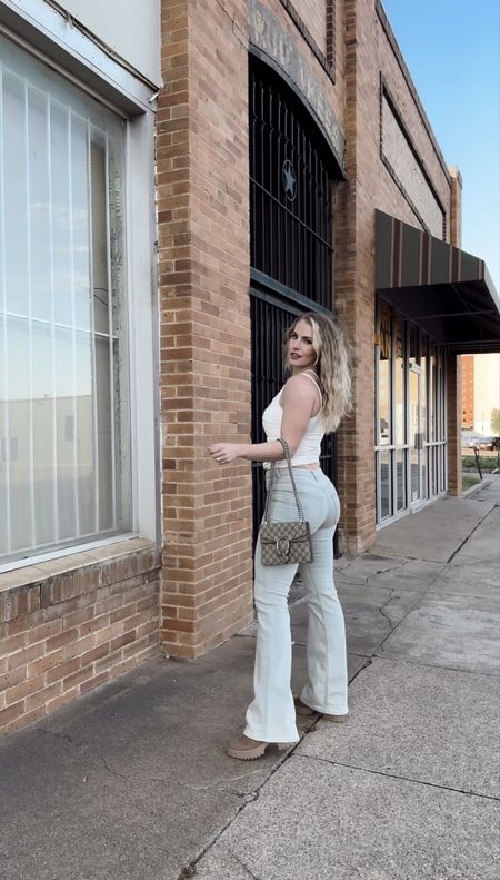 $19.99 flared jeans that are too good #flaredjeans #ltkdenim #streetstyle

#LTKfindsunder50 #LTKstyletip