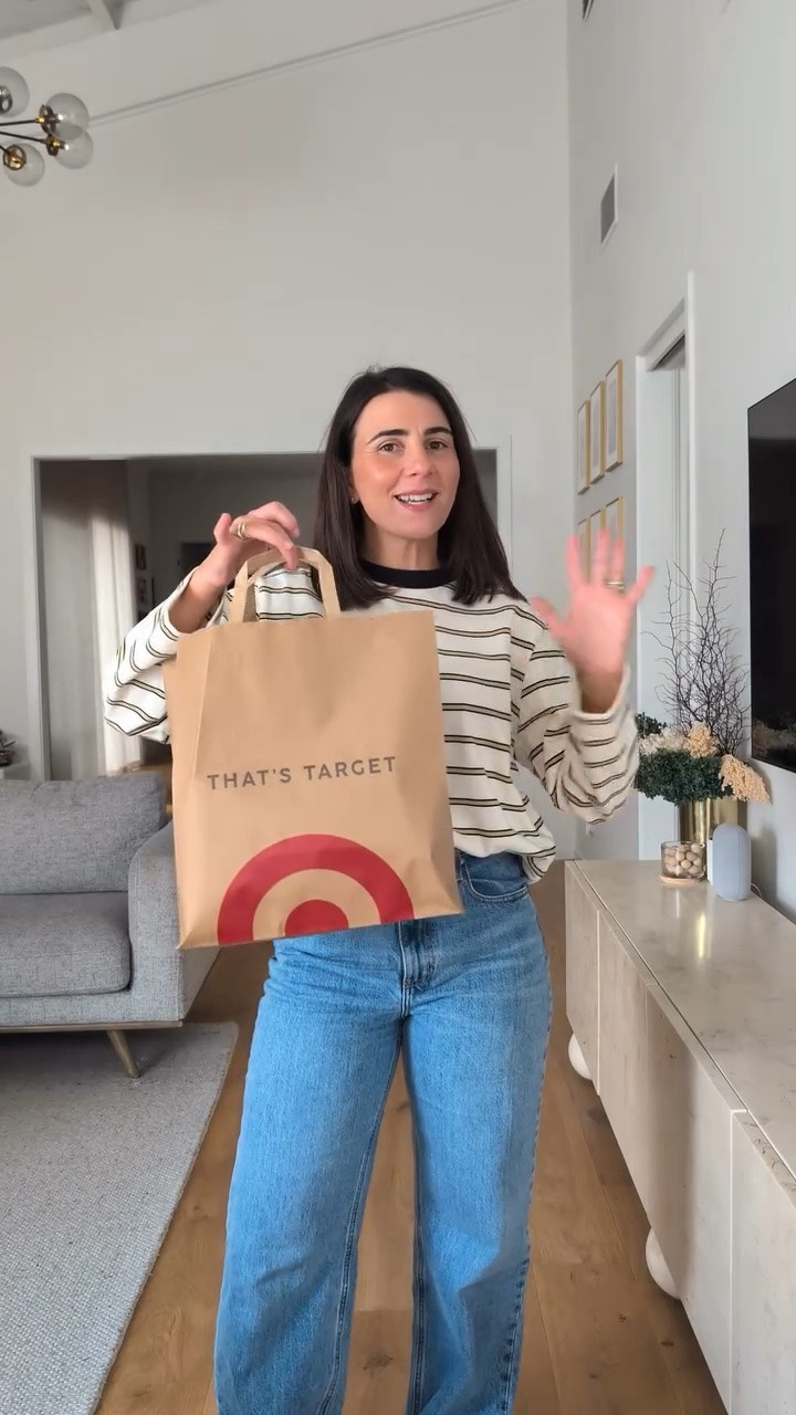 3 finds under $50 that will transform your wardrobe without breaking the budget. 

Comment SHOP and I’ll send them straight to your DM’s

@targetaus