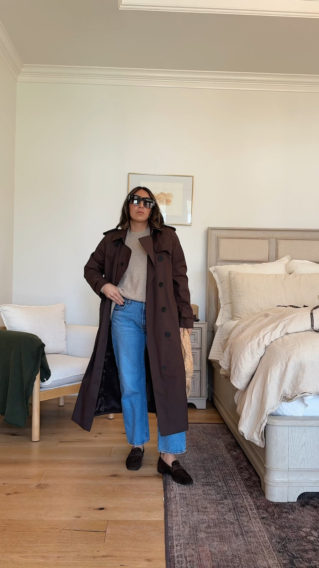 Trending: chocolate brown trench 🤎 save this under fall outfit ideas 