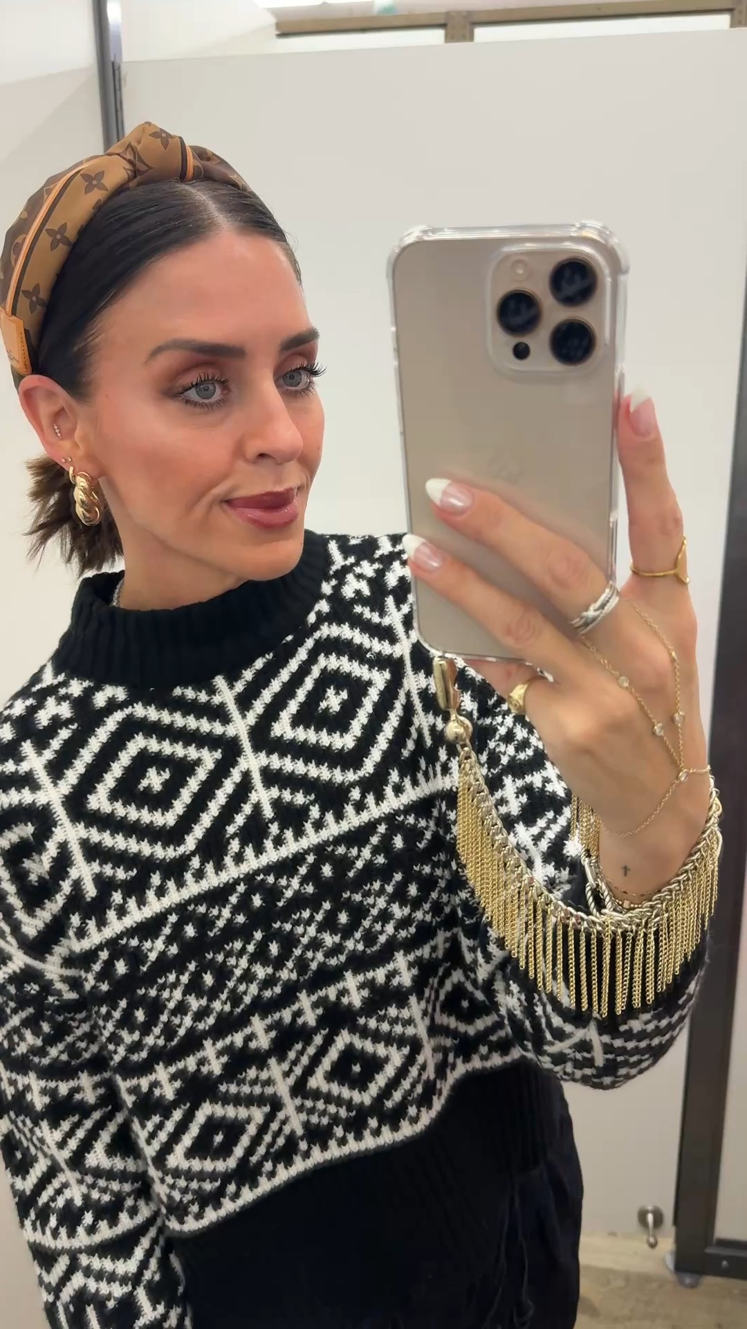 Old navy hot deals - gift ideas!
Mens fleece - size L
Leggings - size S
Lace tops - size M
Red sweater - size M
Black sweater - size S
Zip up sweatshirt - size M
Snap henley - size M
Coat - size M
Jeans - size M


#LTKFindsUnder50 #LTKSaleAlert #LTKFindsUnder100