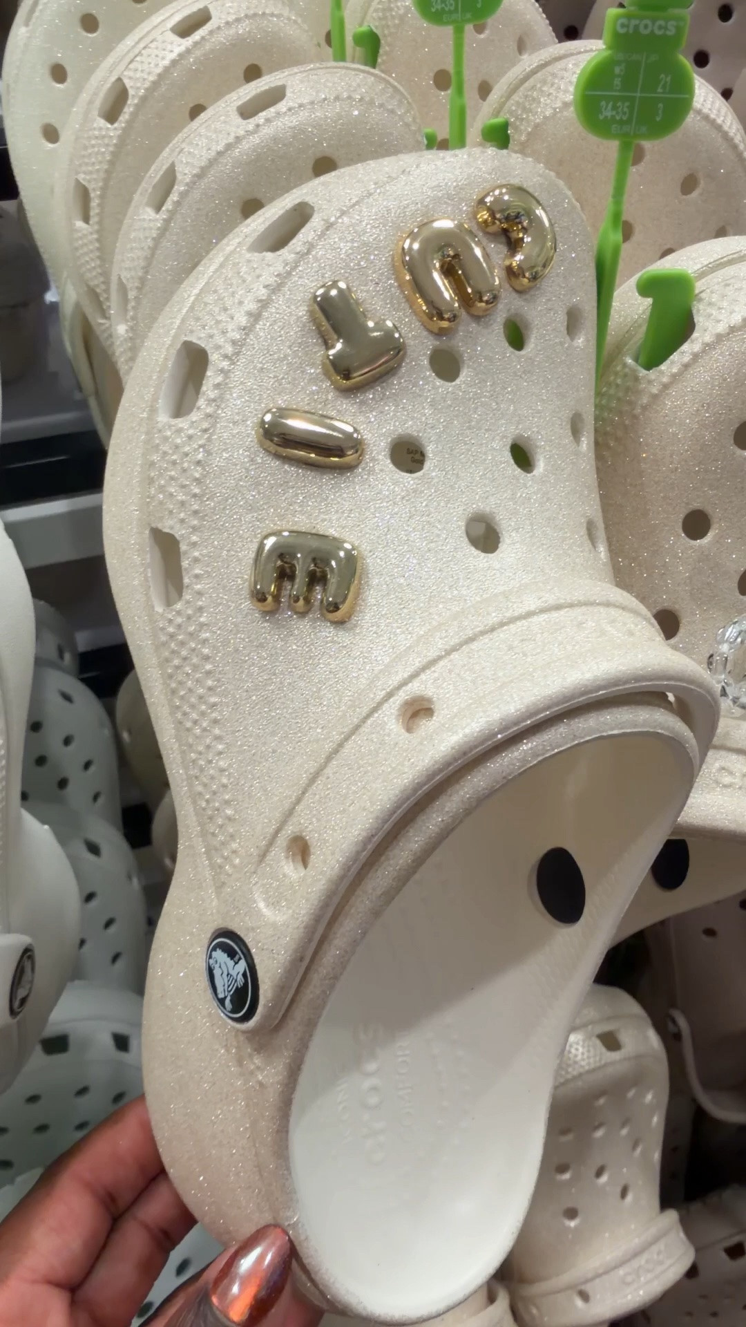 Okayyyyy… @crocs have my attention again! Loving the new styles!!

#LTKNYFW #LTKSaleAlert #LTKTravel