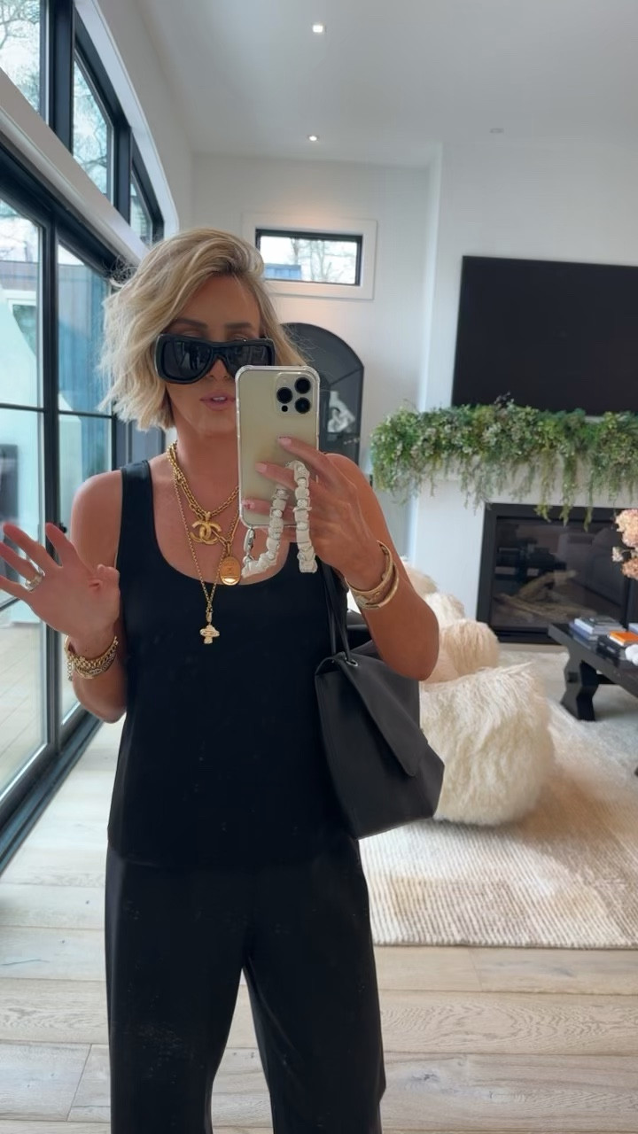 Classic comfy and chic … style these pants and this top in endless different Ways! Perfect closet staple items 