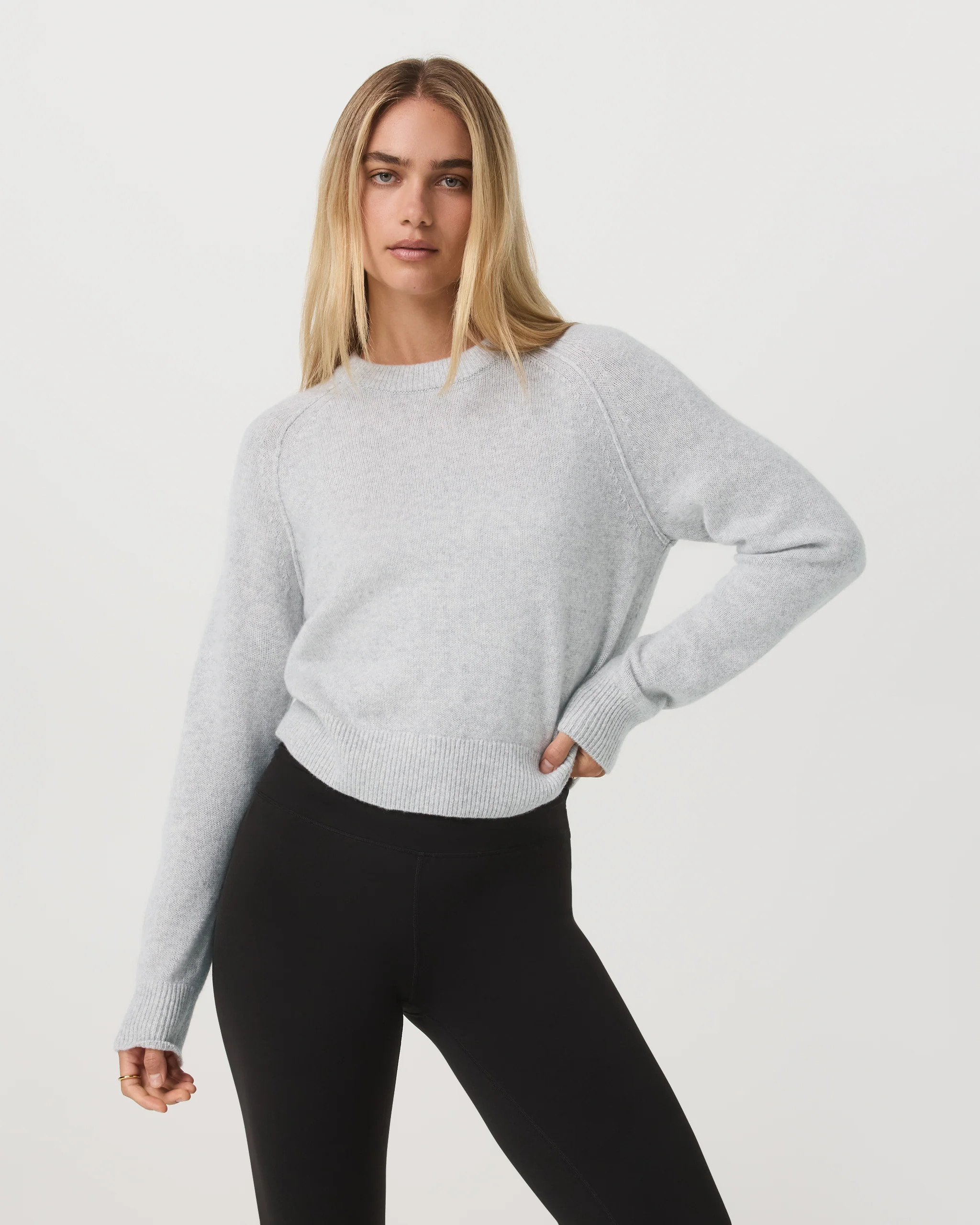 Émilie Cashmere Crew | Women's Pale Grey Heather | Vuori | Vuori Clothing (US & Canada)