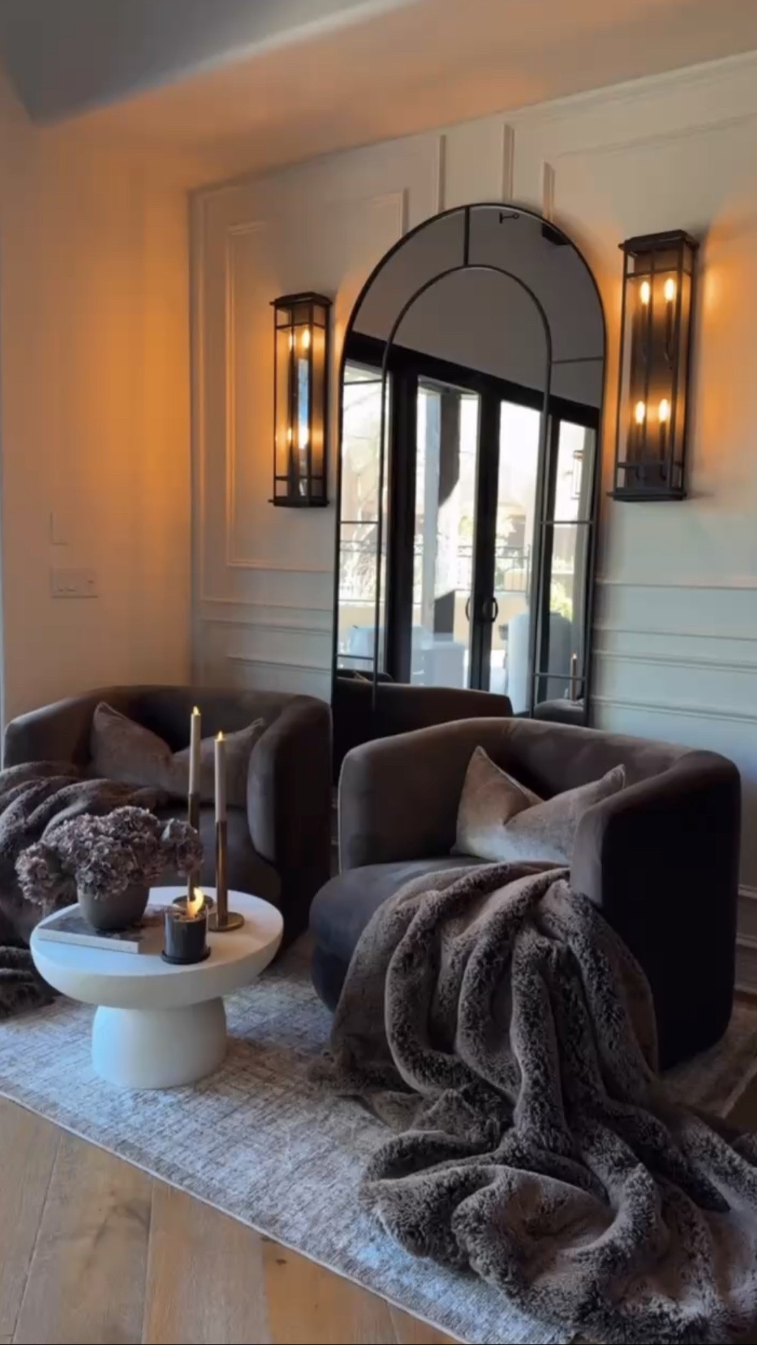 These modern sconces are a classic! They stayed in my home for such a long time and I’d repurchase them in a heart beat 🫶

Modern sconces
Modern cozy corner 
Living room Inspo 

Summerthompsonstyles

#LTKSaleAlert #LTKU #LTKHome