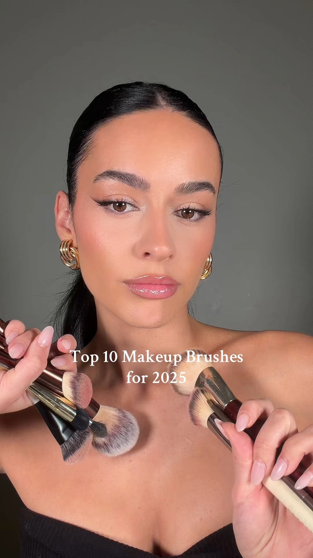 My top 10 most used makeup brushes for 2025 🎨🖌️ which was your favorite brush of the year?!  @BK Beauty Brushes  @Makeup By Mario  @Hourglass Cosmetics  @Persona Cosmetics  @Sigma Beauty  @Tanielle Jai  @Dolce&Gabbana  @chantecaille  @realtechniques  #makeup #makeuptiktok #makeupvideo #makeupfavorites #brushes #makeupbrushes #2025 #2025favorites #2025makeup 
