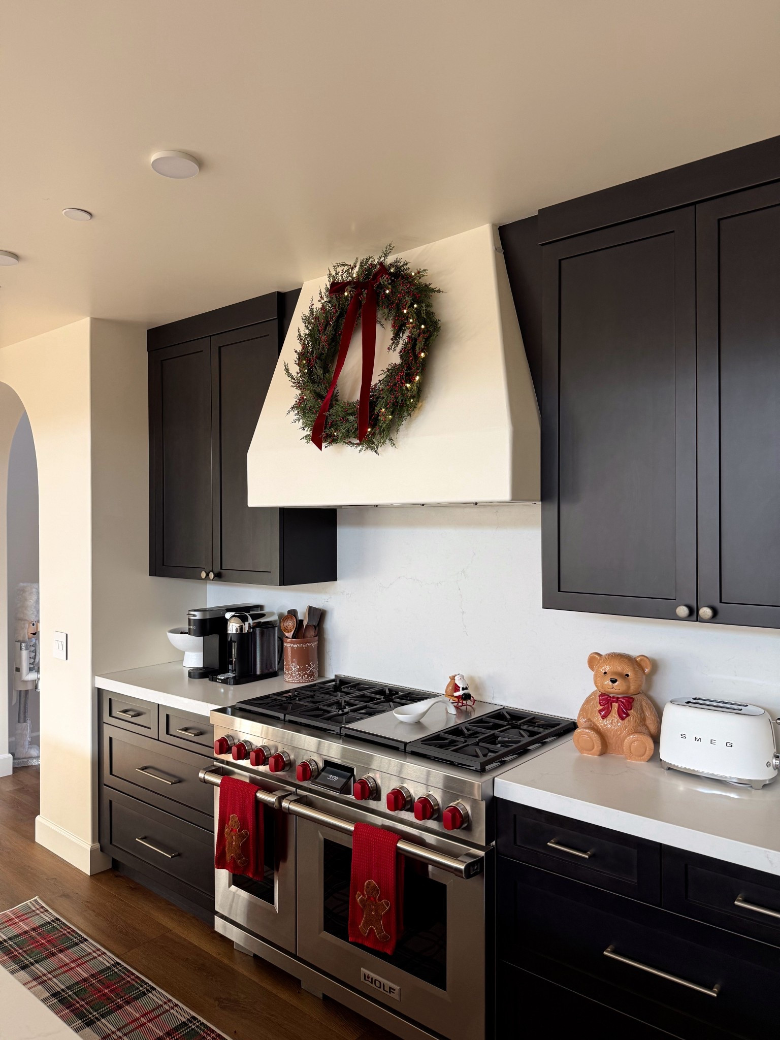 Christmas kitchen decor 🎁

#LTKSeasonal #LTKHoliday #LTKHome