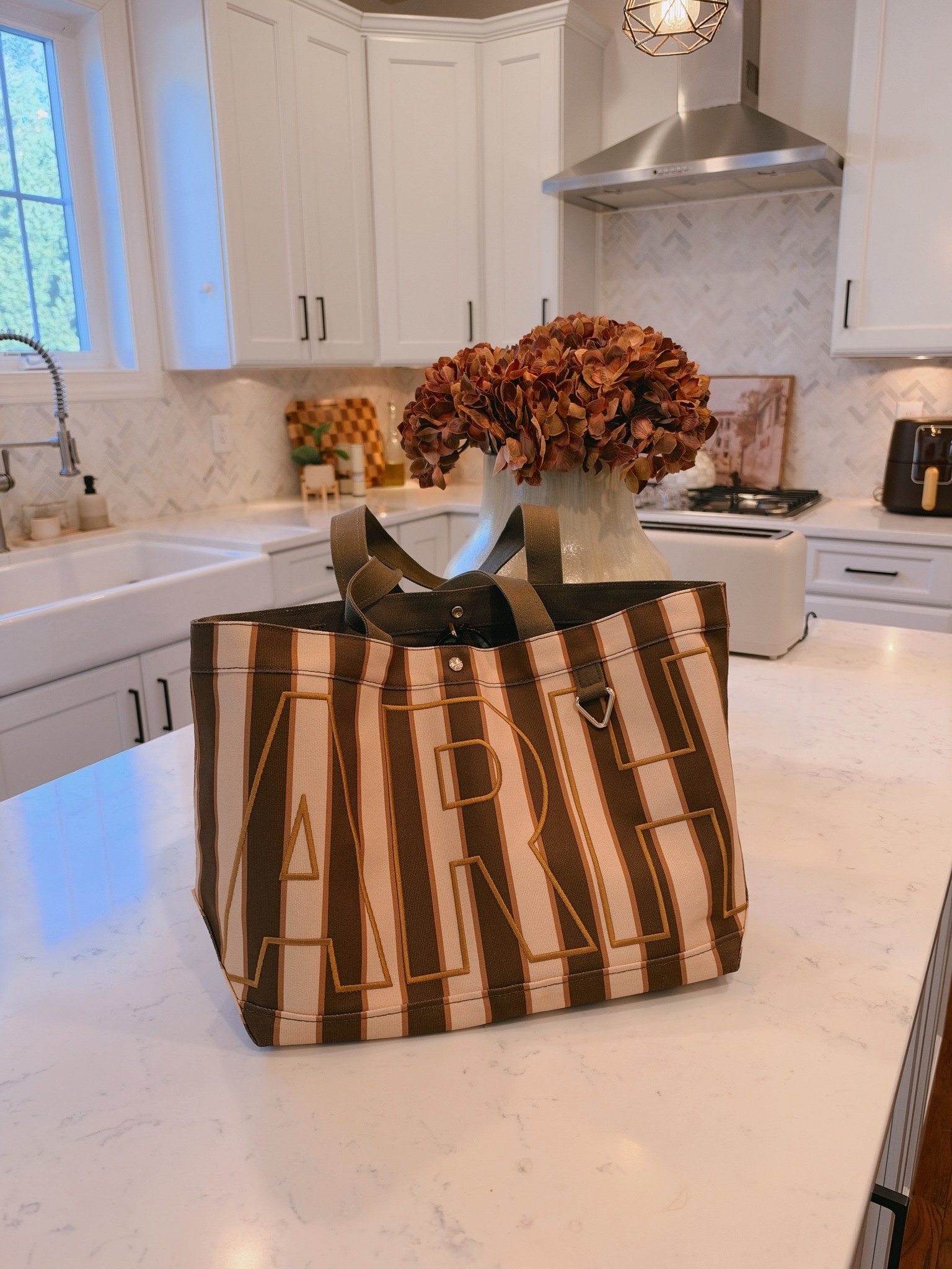 Love this custom bag from Baublebar!! Would make such a thoughtful gift too!!