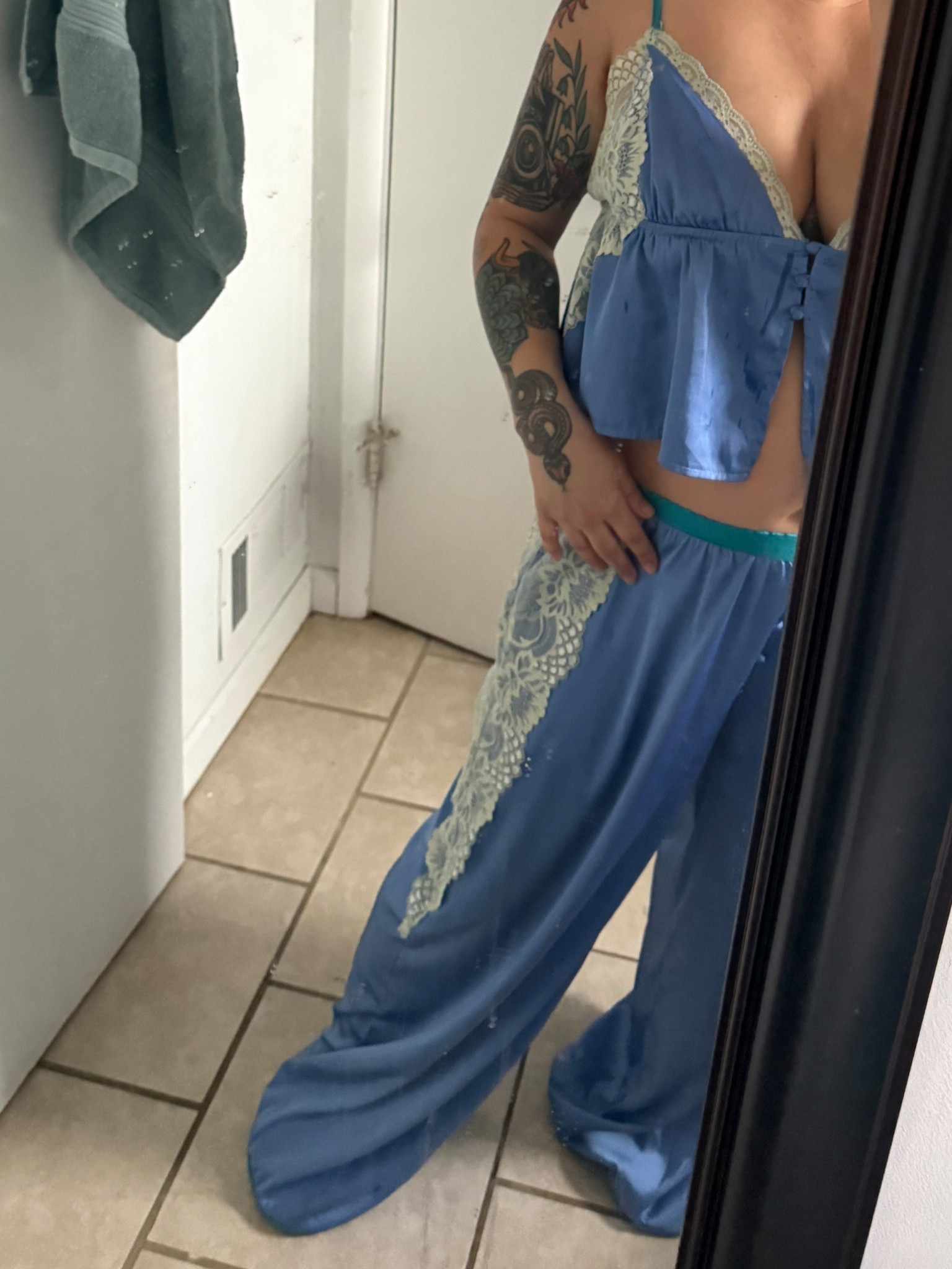 there’s just something about waking up in cute silk pajama sets that brightens up your morning immediately 🩵🙌🏽

this Free People dupe from Amazon comes in 3 colors. im wearing a size Largee

#LTKmorningroutine #LTKmomlife #LTKootd