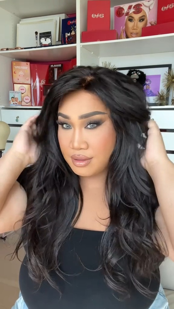Love this cool toned makeup look!💄

#LTKVideo #LTKBeauty #LTKFindsUnder100