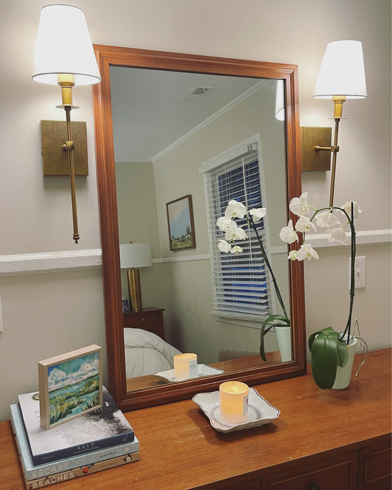 Absolutely loving these new, gold wall sconces from Amazon. A beautiful, modern yet traditional touch for under $60! 