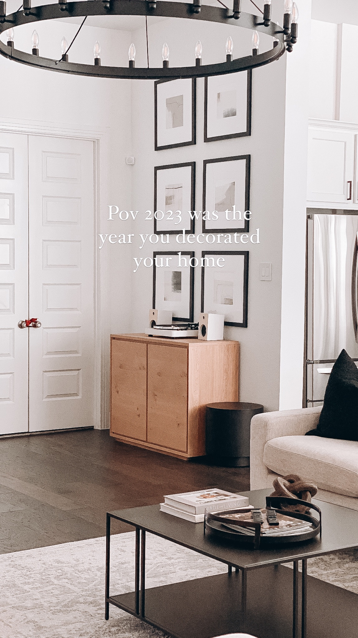 Living room decor 🤍
My frames are from Frame It Easy 