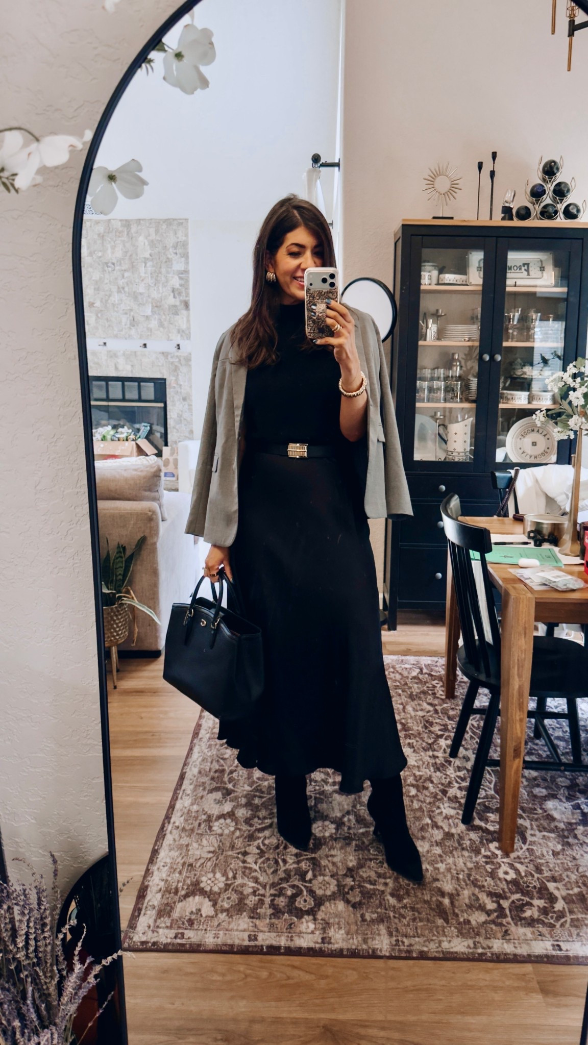 What I wore to work today
Cashmere tank- medium 
Skirt-medium
Blazer- medium


#LTKMidsize #LTKWorkwear #LTKOver40