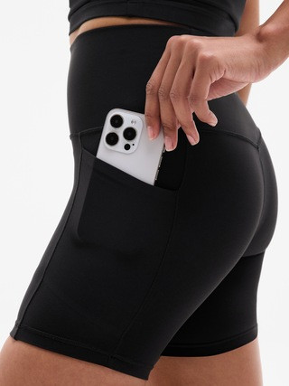 Salutation Stash High Rise 7" Short | Athleta