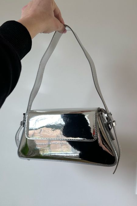 Silver purse under $20

#LTKFestival #LTKfindsunder50 #LTKitbag